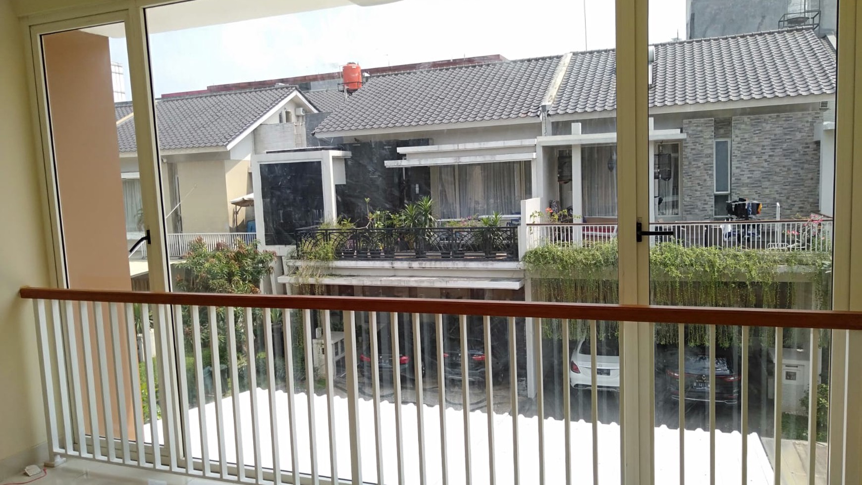 Rumah Bagus,dalam ruangan rapih di Bintaro Jaya Tanggerang selatan