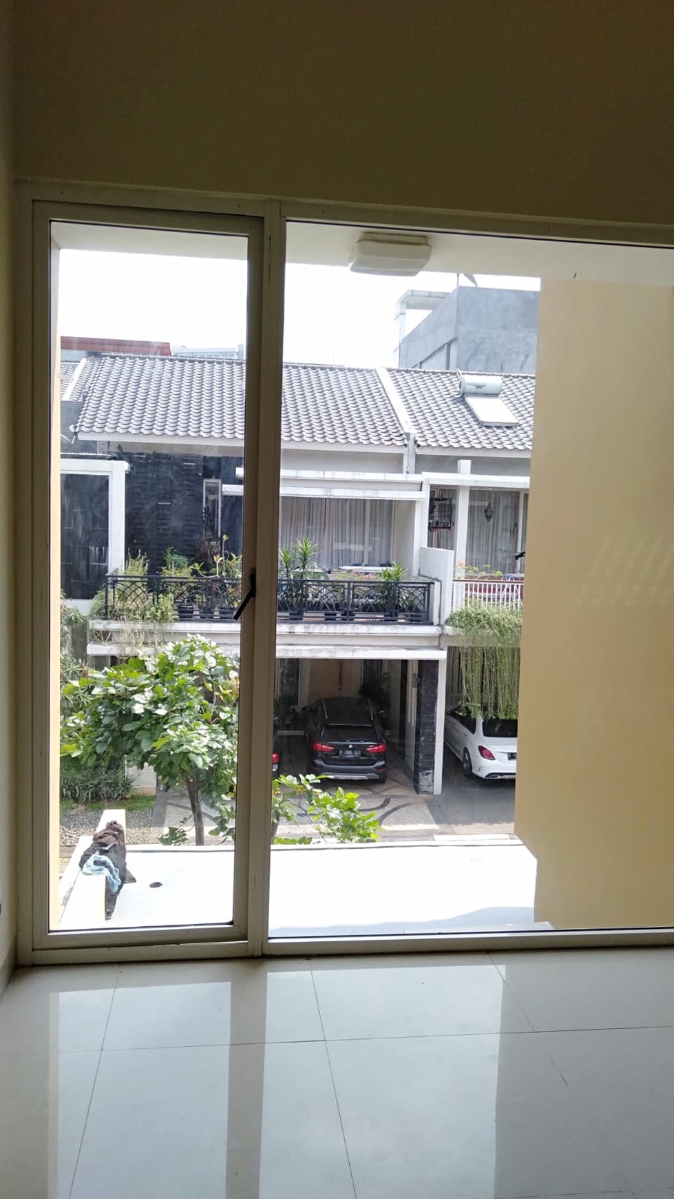 Rumah Bagus,dalam ruangan rapih di Bintaro Jaya Tanggerang selatan