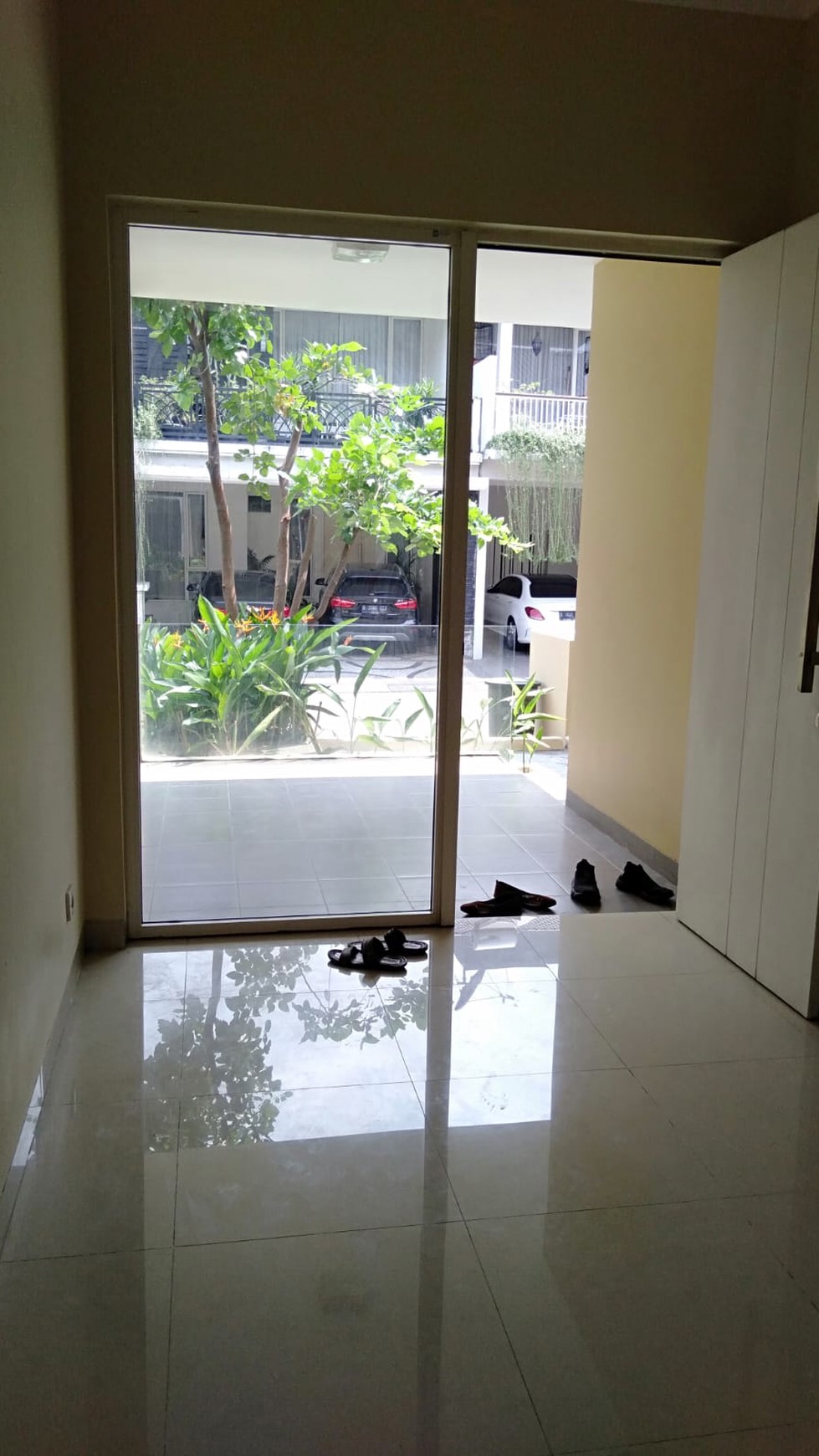 Rumah Bagus,dalam ruangan rapih di Bintaro Jaya Tanggerang selatan