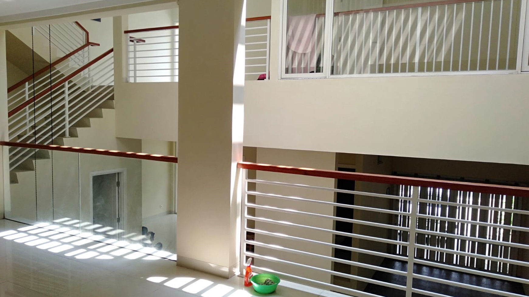 Rumah Bagus,dalam ruangan rapih di Bintaro Jaya Tanggerang selatan