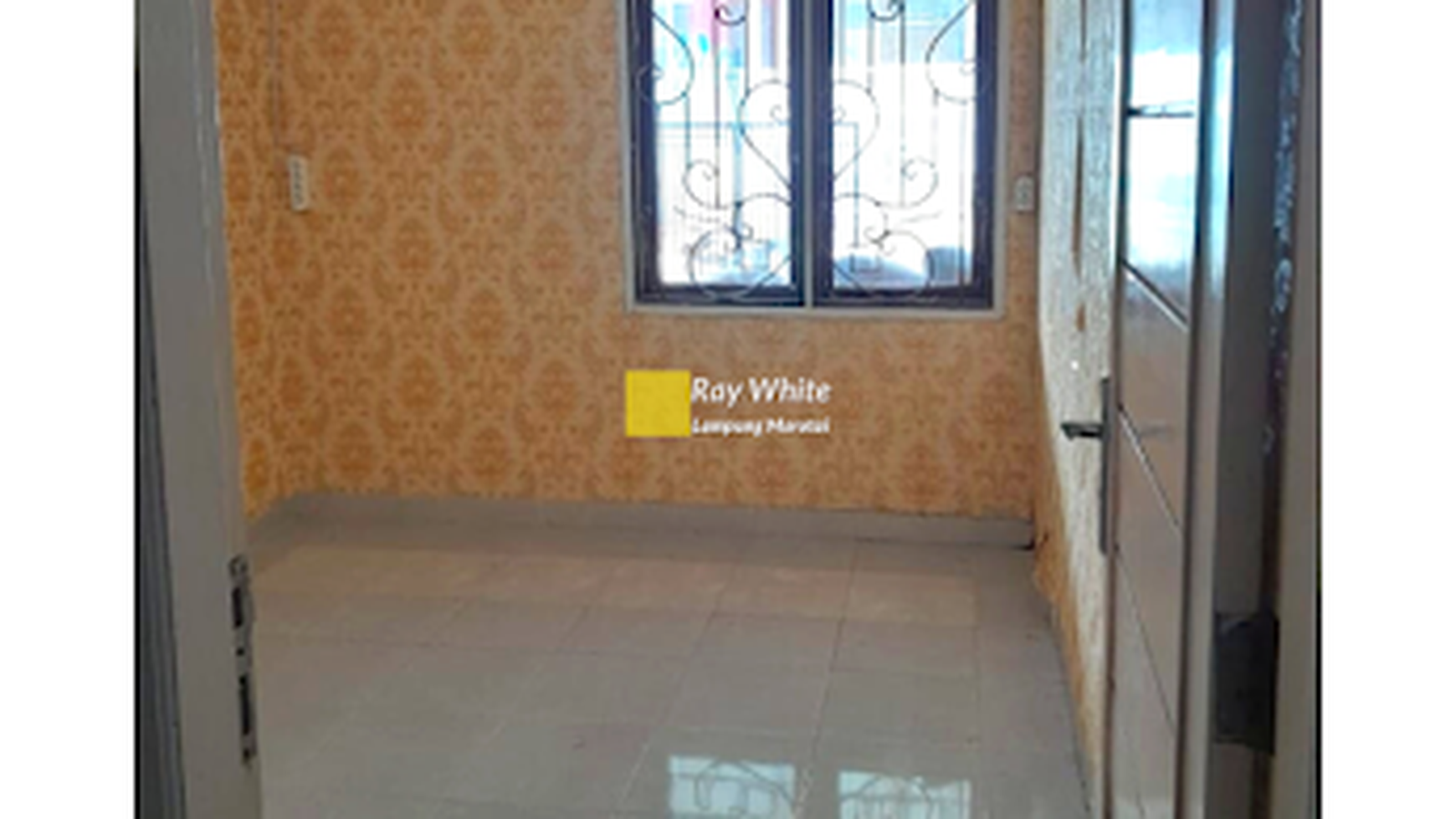 Rumah Murah Area Komplek 2 Lantai
