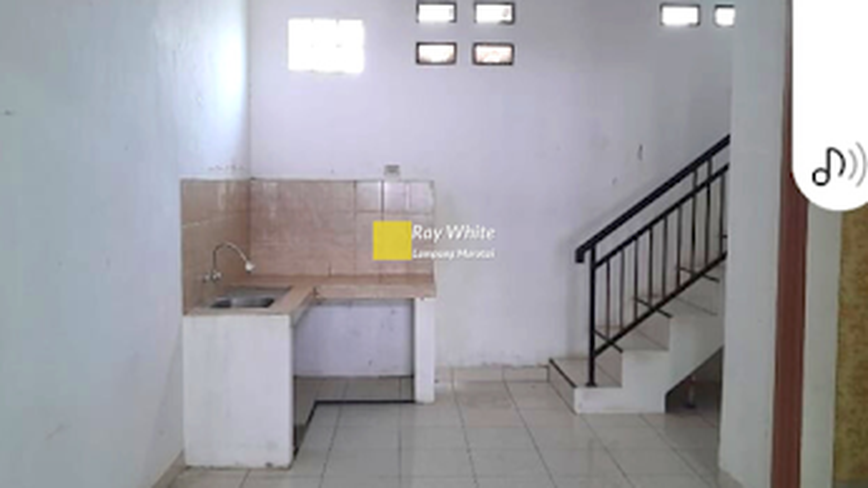 Rumah Murah Area Komplek 2 Lantai