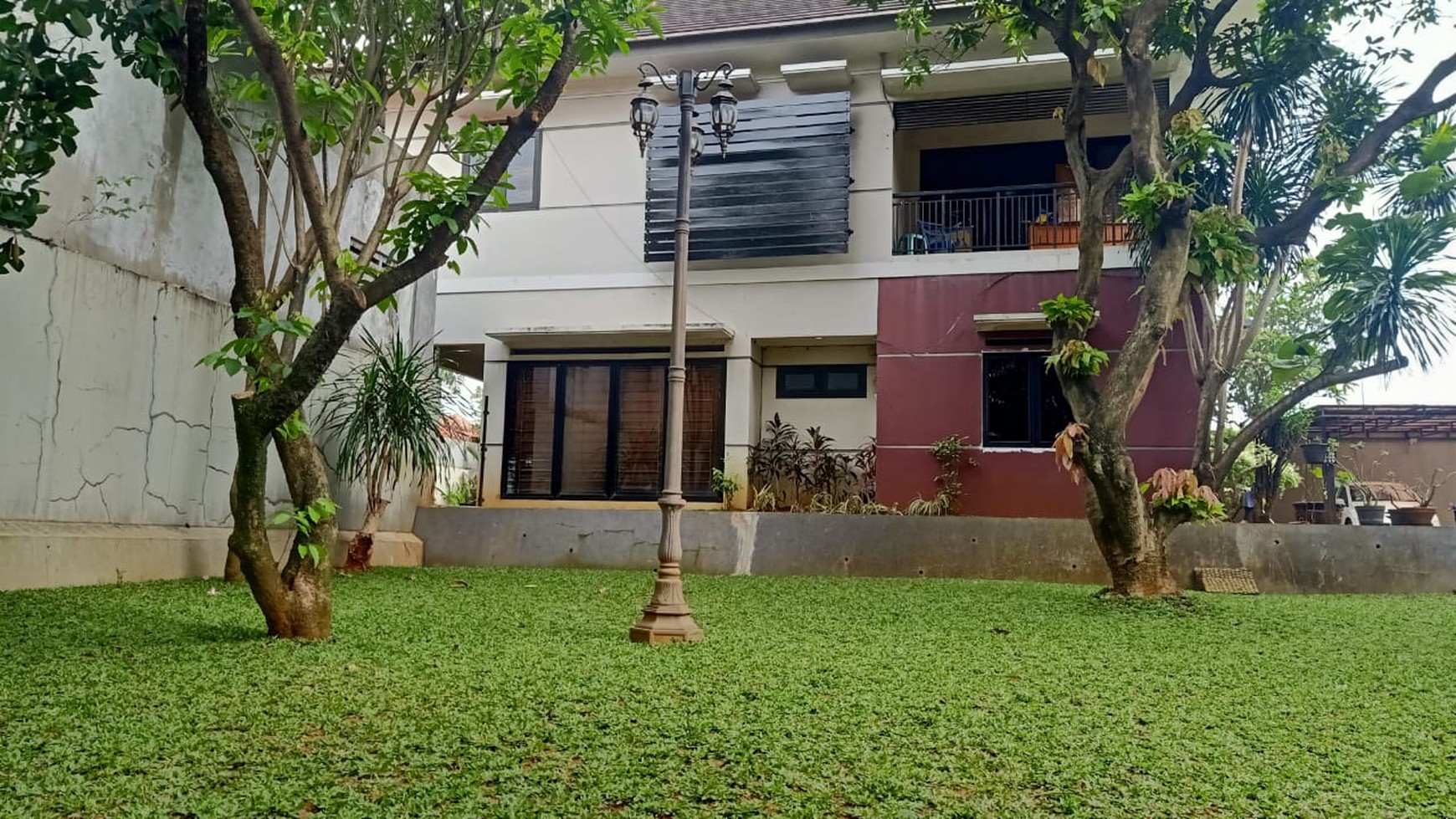 Dijual Rumah 2 Lantai lokasi strategis siap Huni di Bintaro