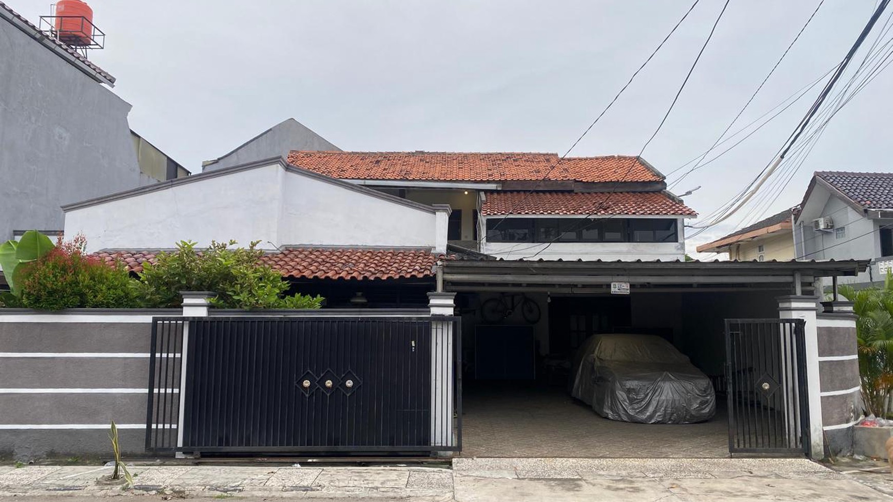 Rumah Bagus Di Perum Garuda, Jl Simponi Raya Cipondoh Tangerang