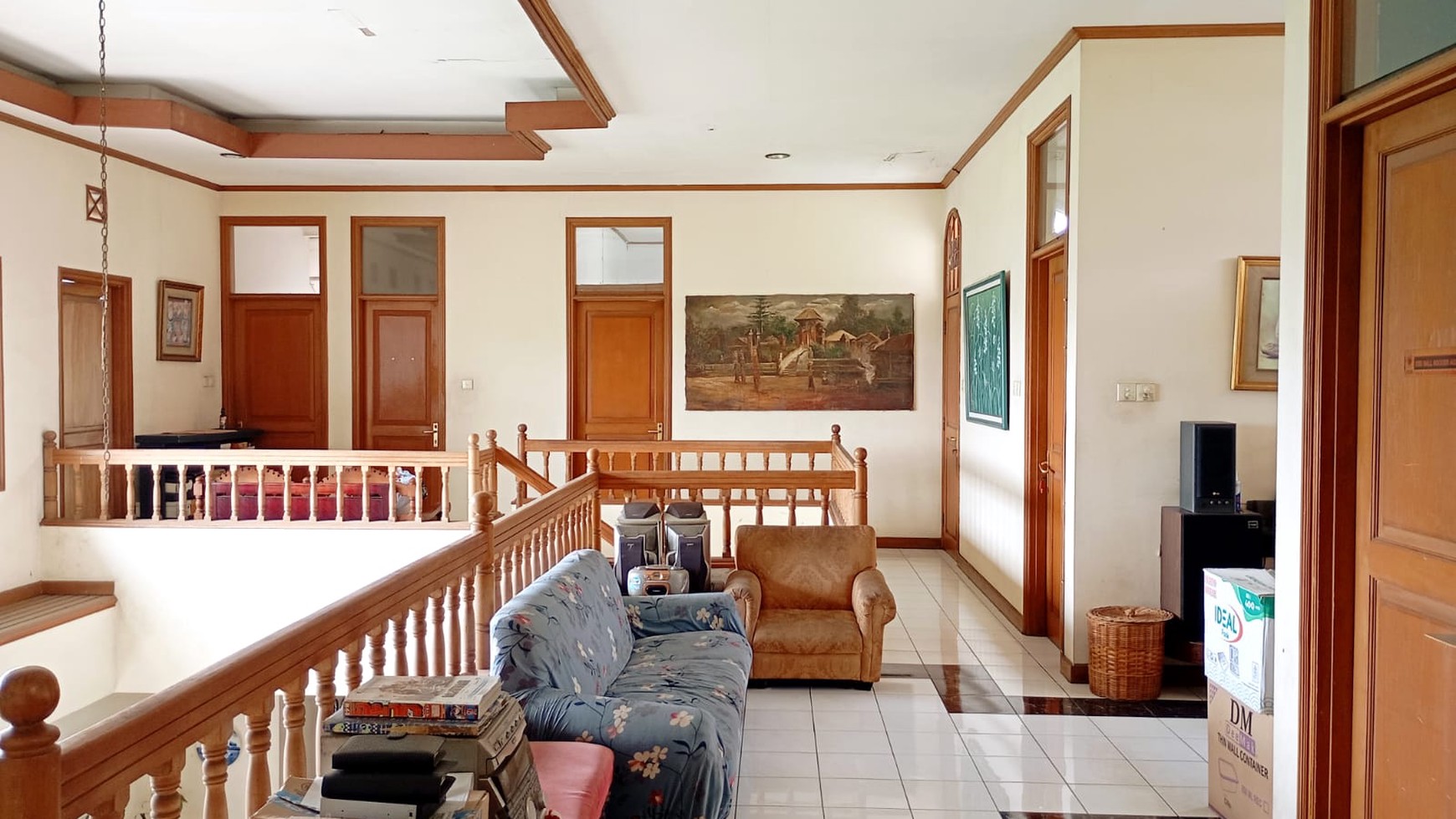 Rumah 2 lantai, posisi di Hook, di Rengas