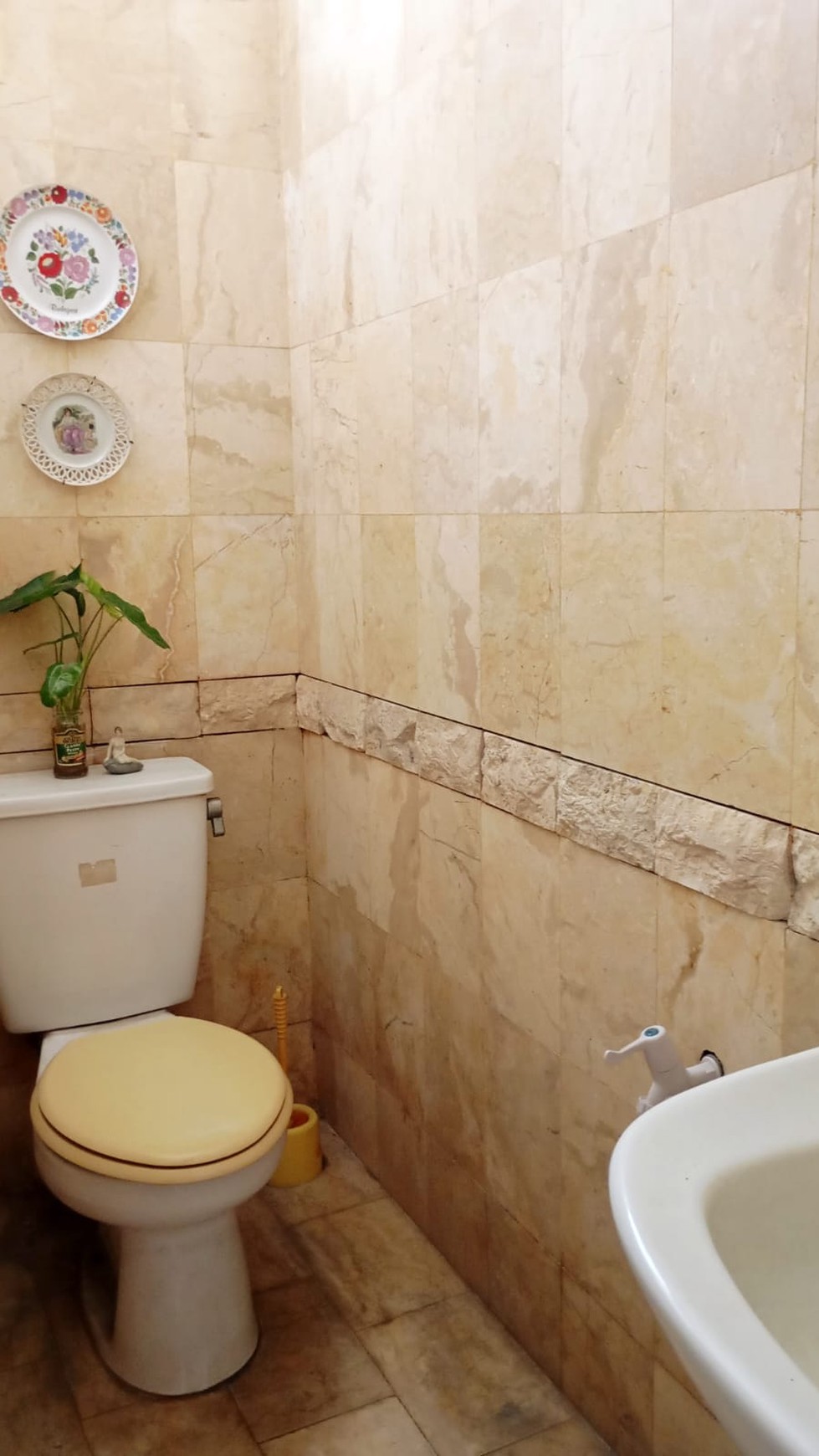 Rumah 2 lantai, posisi di Hook, di Rengas