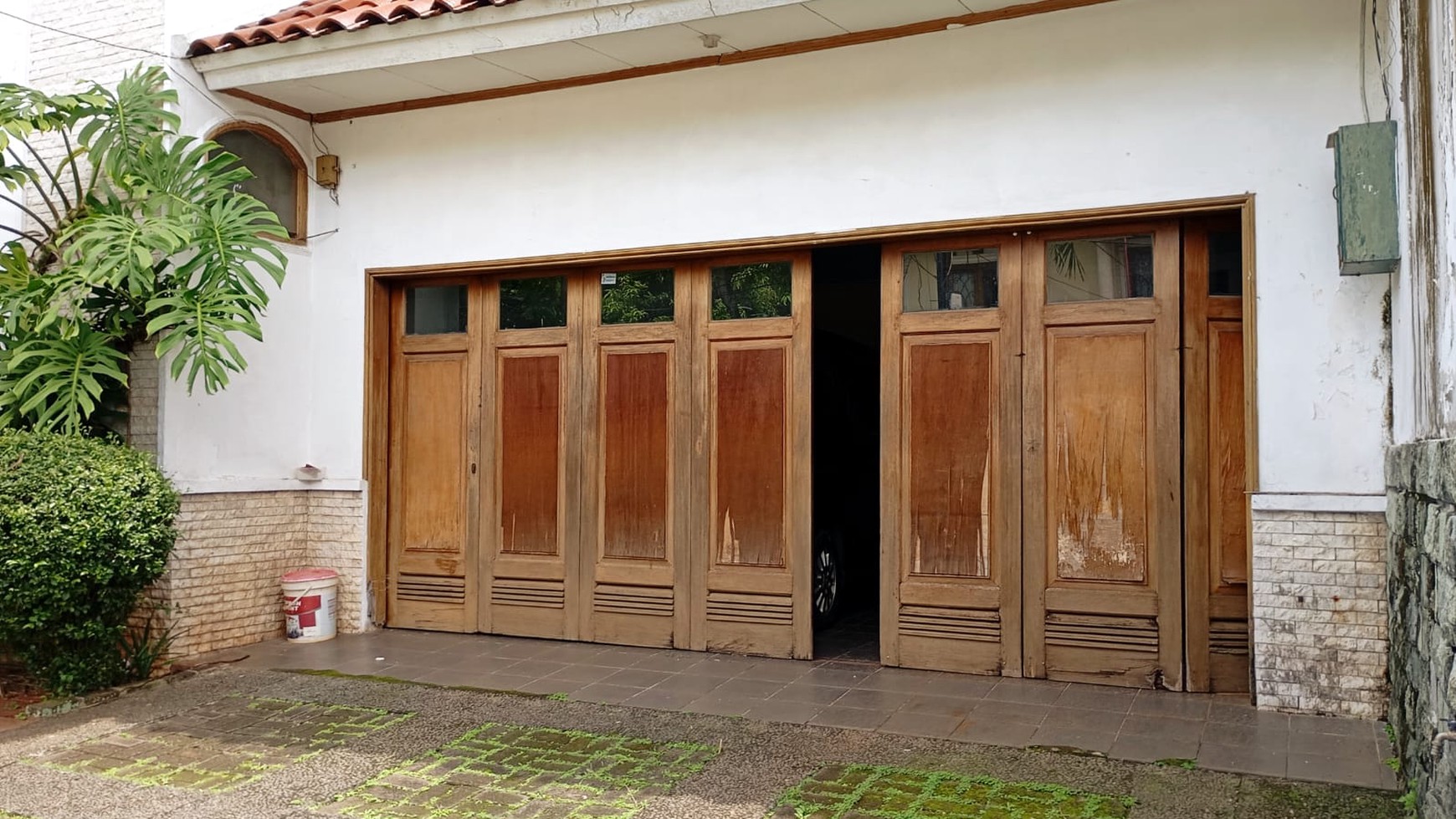 Rumah 2 lantai, posisi di Hook, di Rengas
