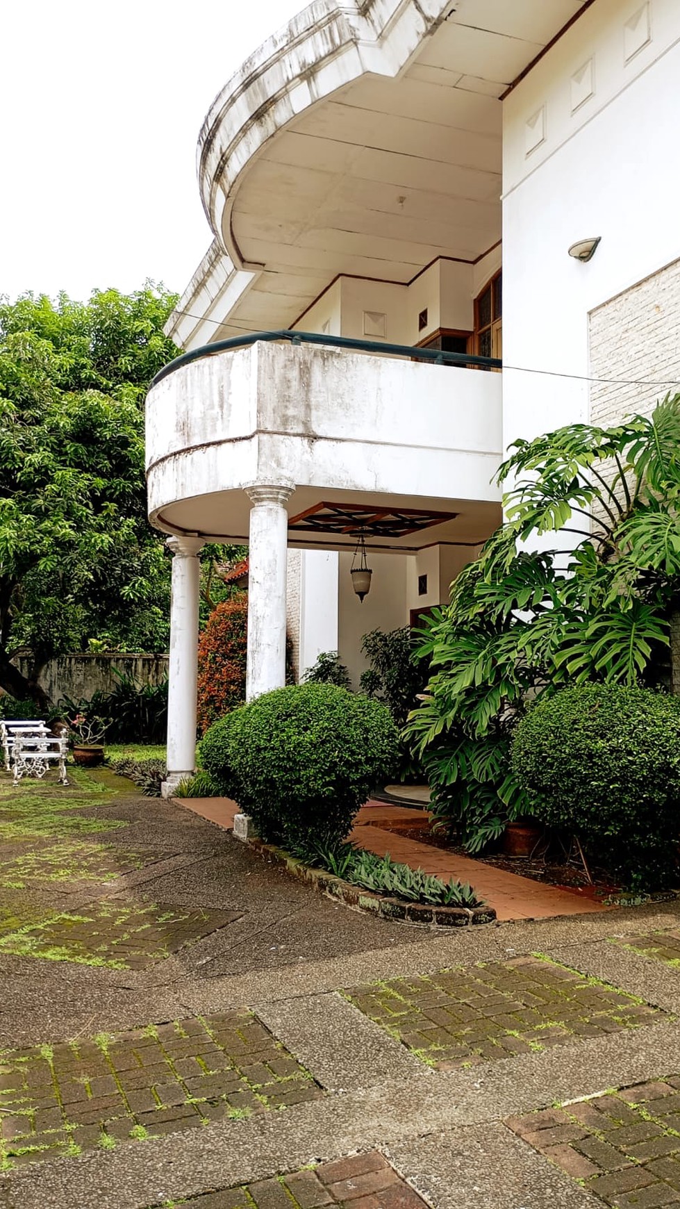 Rumah 2 lantai, posisi di Hook, di Rengas