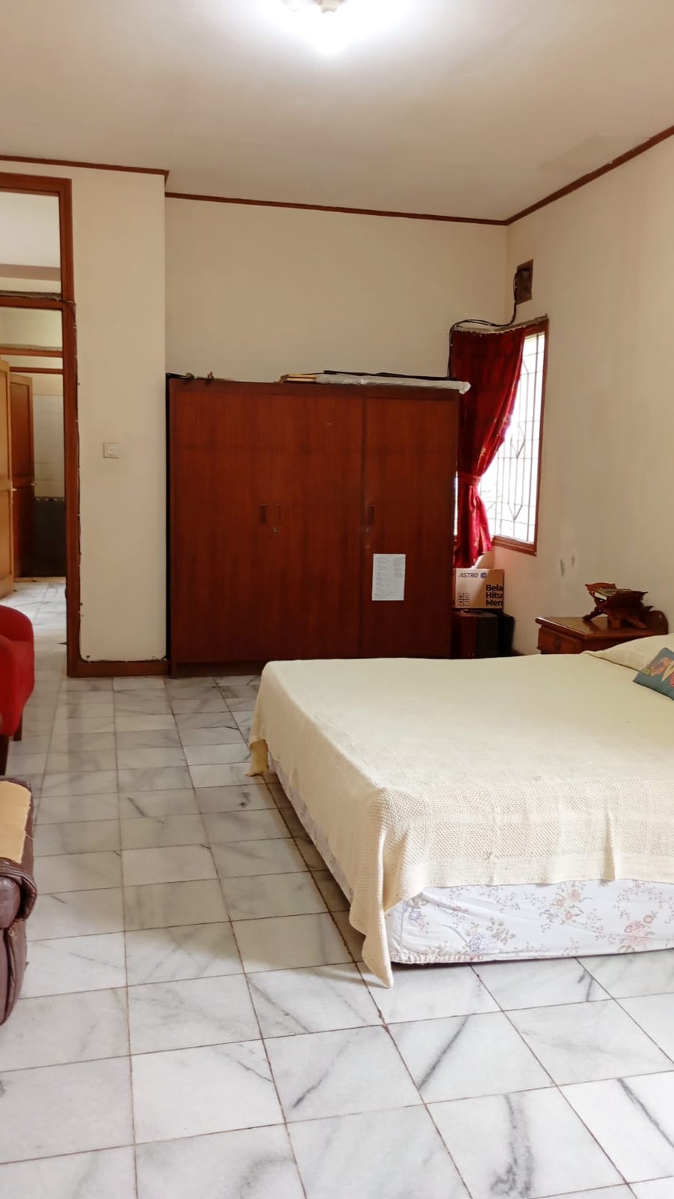 Rumah 2 lantai, posisi di Hook, di Rengas