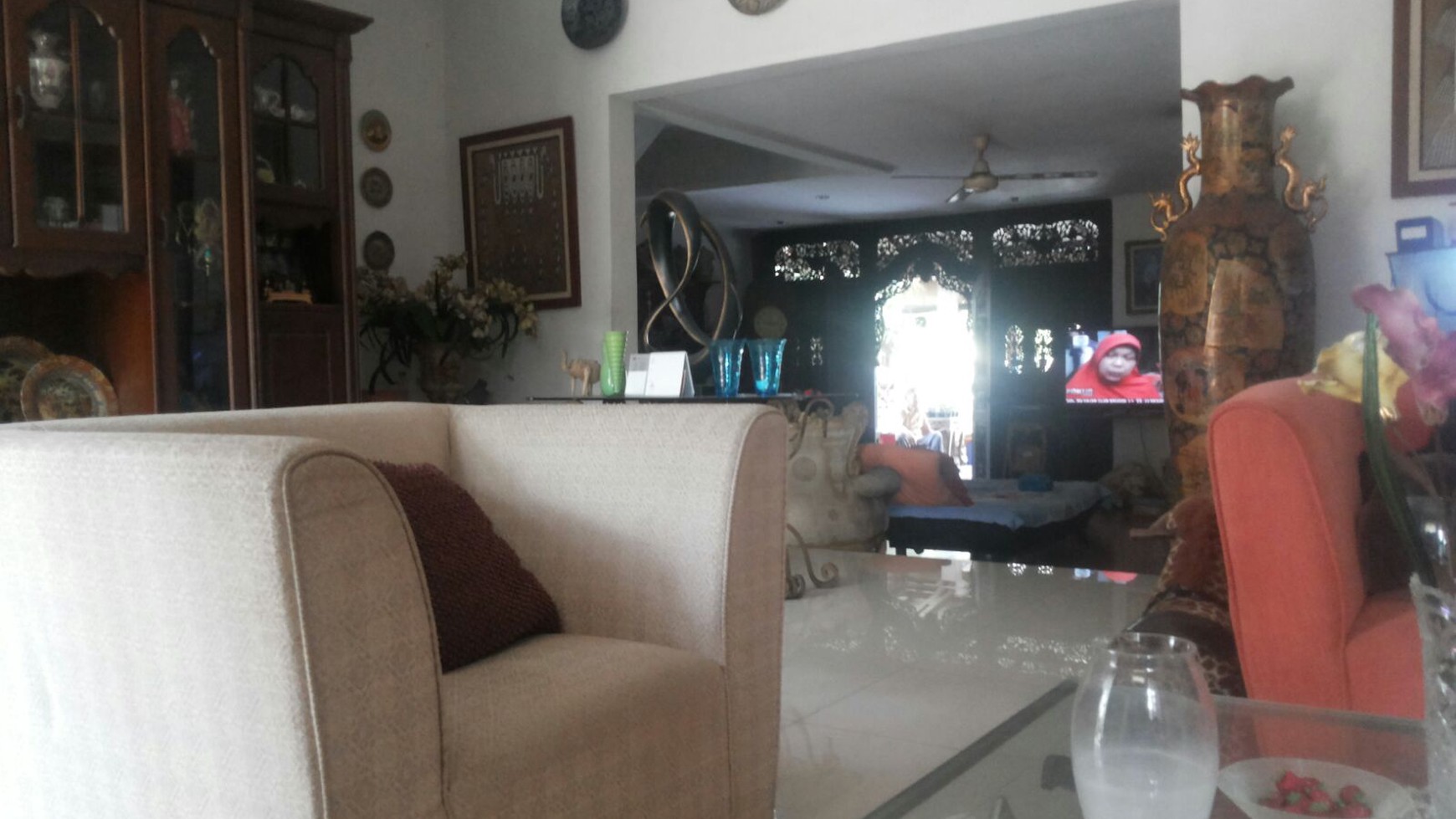 Rumah Asri Dengan Halaman Luas Di pesanggrahan , jakarta selatan