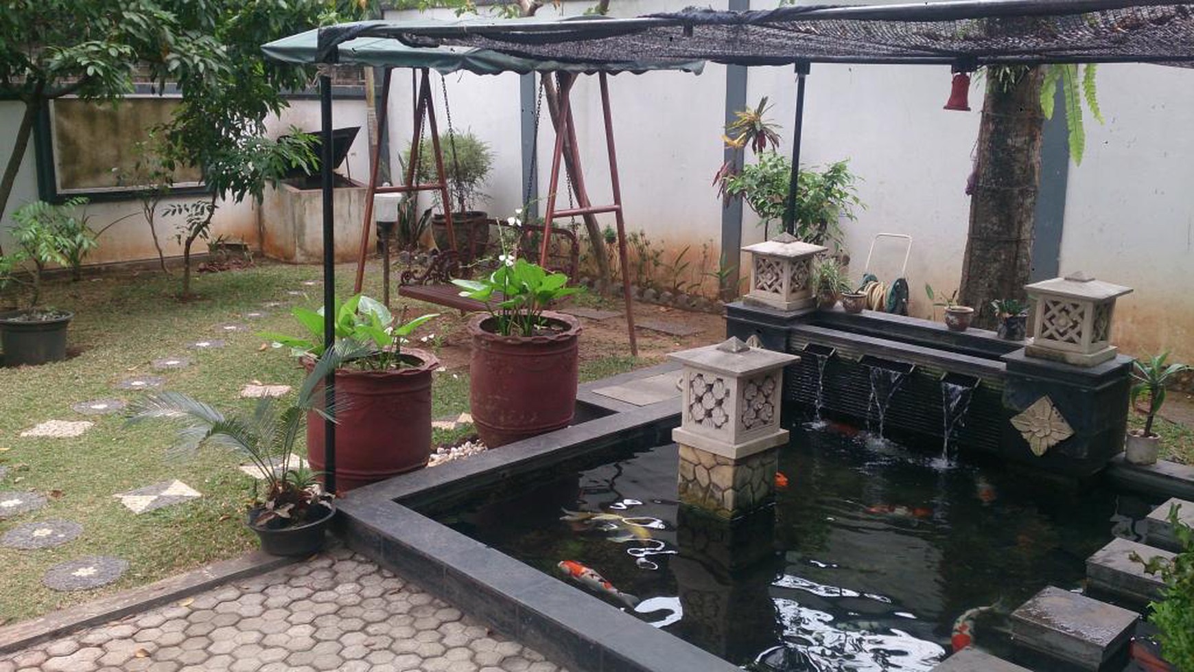 Rumah Asri Dengan Halaman Luas Di pesanggrahan , jakarta selatan