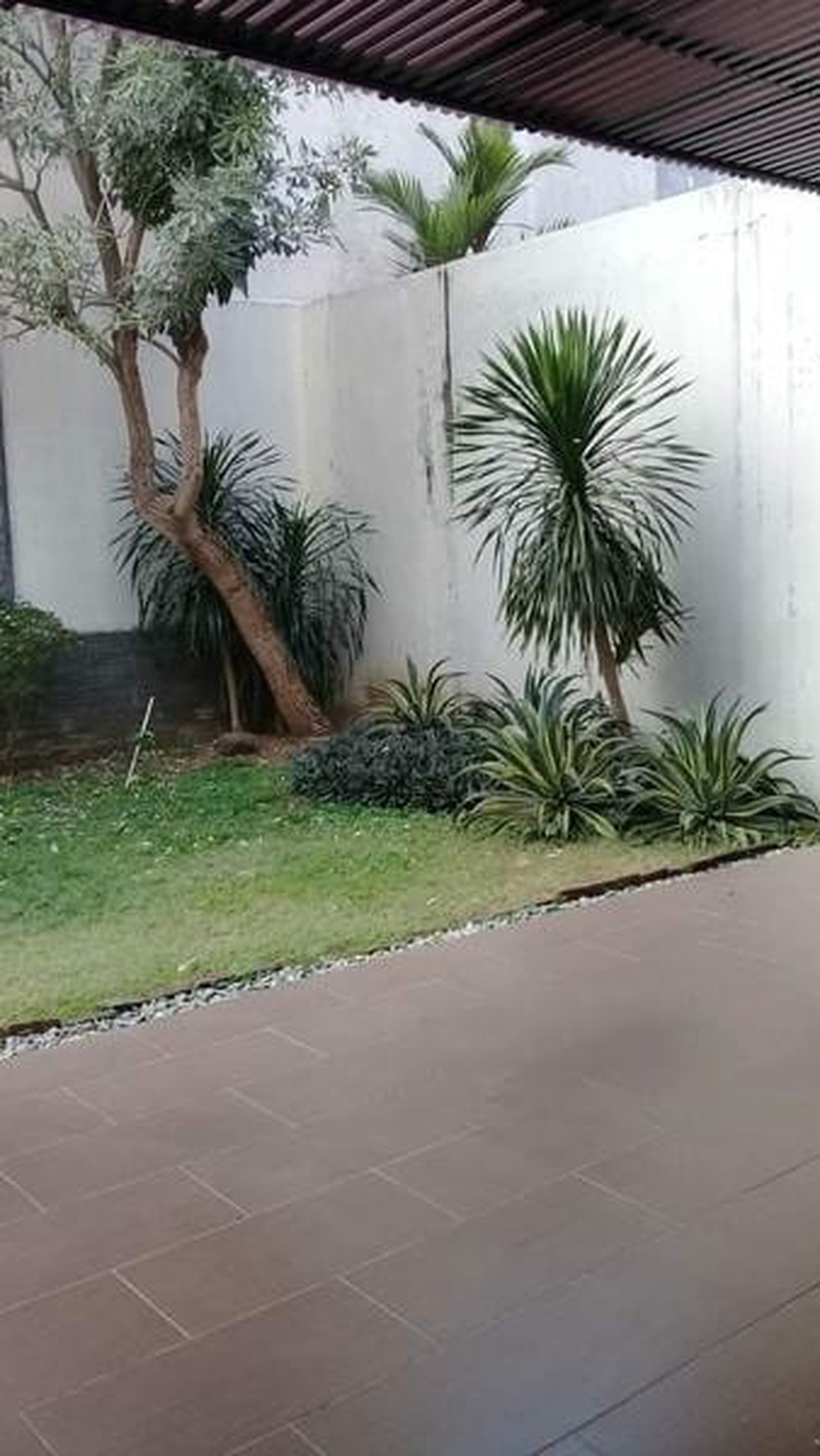 MURAH LUAS Dijual Rumah Royal Park Citraland Surabaya Barat- Luas 283 m2 - Lokasi TerDEPAN dekat GWalk dan Showroom HONDA mobil