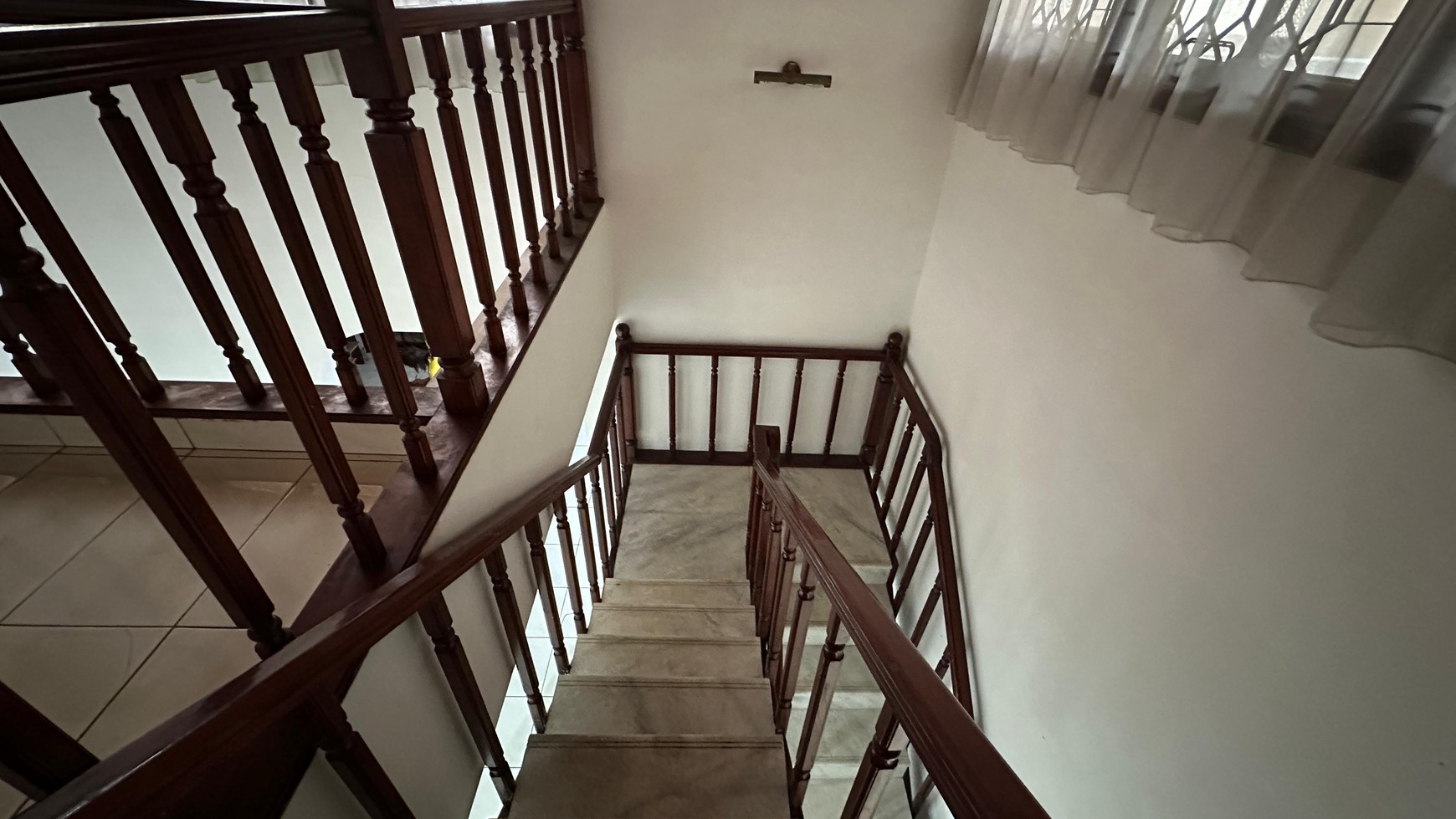 Dijual rumah lama di Jl Karang Asem - Kuningan- Jakarta Selatan
