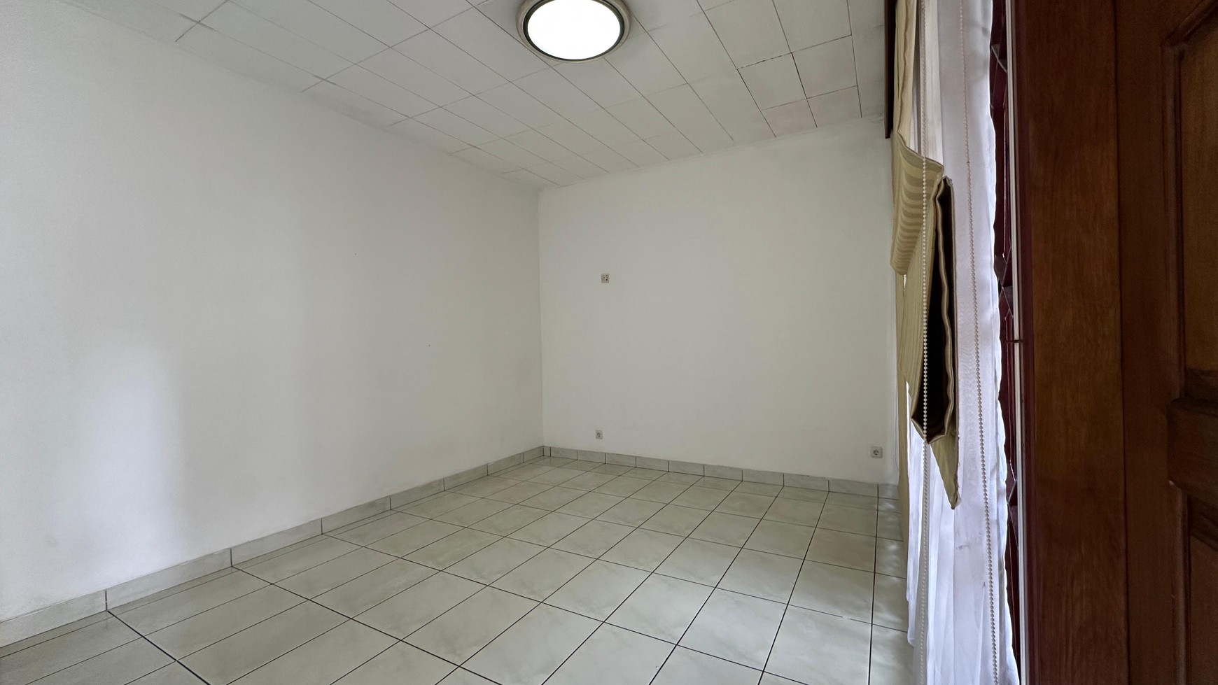 Dijual rumah lama di Jl Karang Asem - Kuningan- Jakarta Selatan