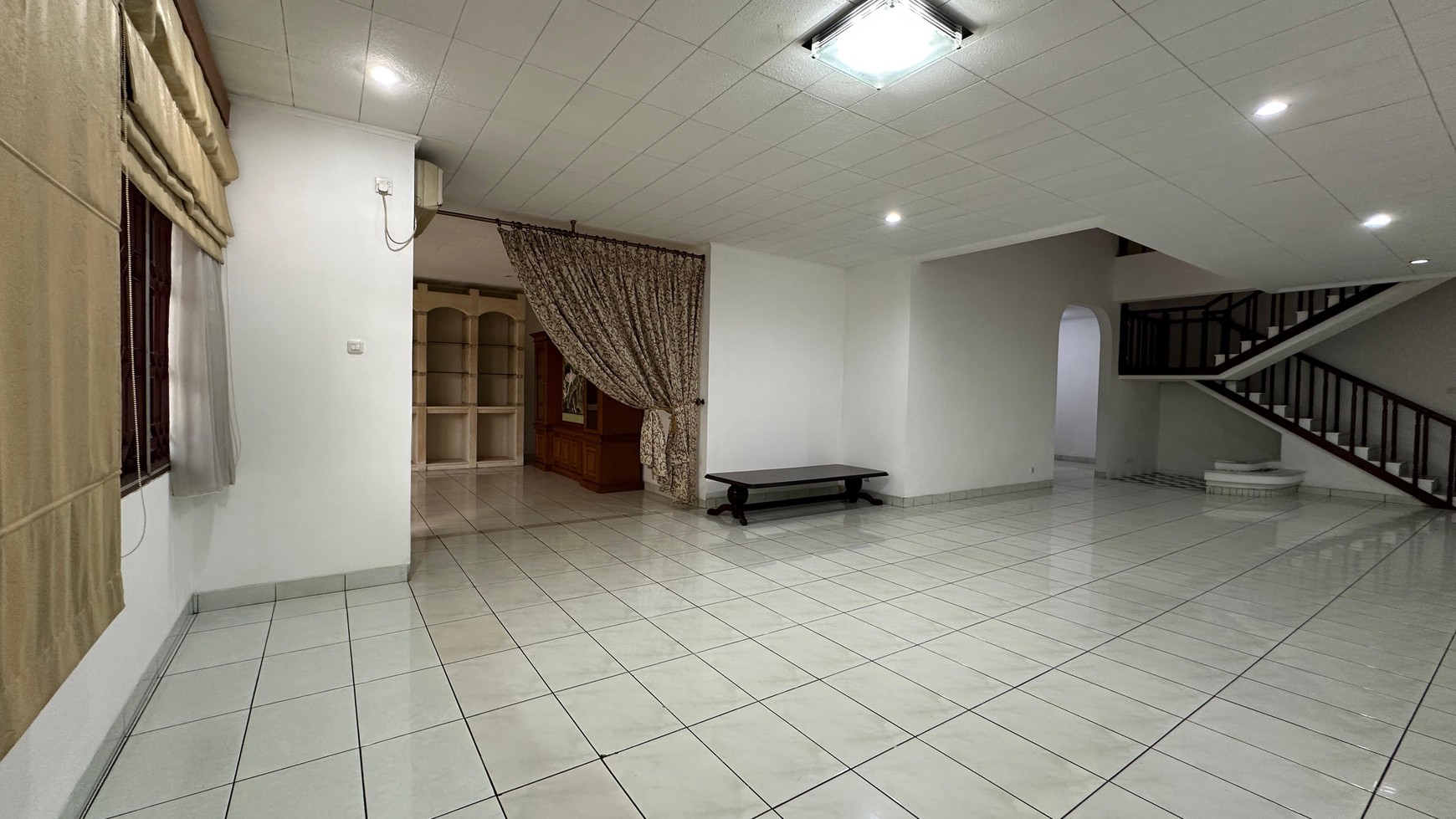 Dijual rumah lama di Jl Karang Asem - Kuningan- Jakarta Selatan