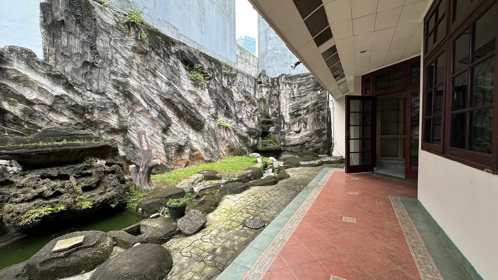 Dijual rumah lama di Jl Karang Asem - Kuningan- Jakarta Selatan