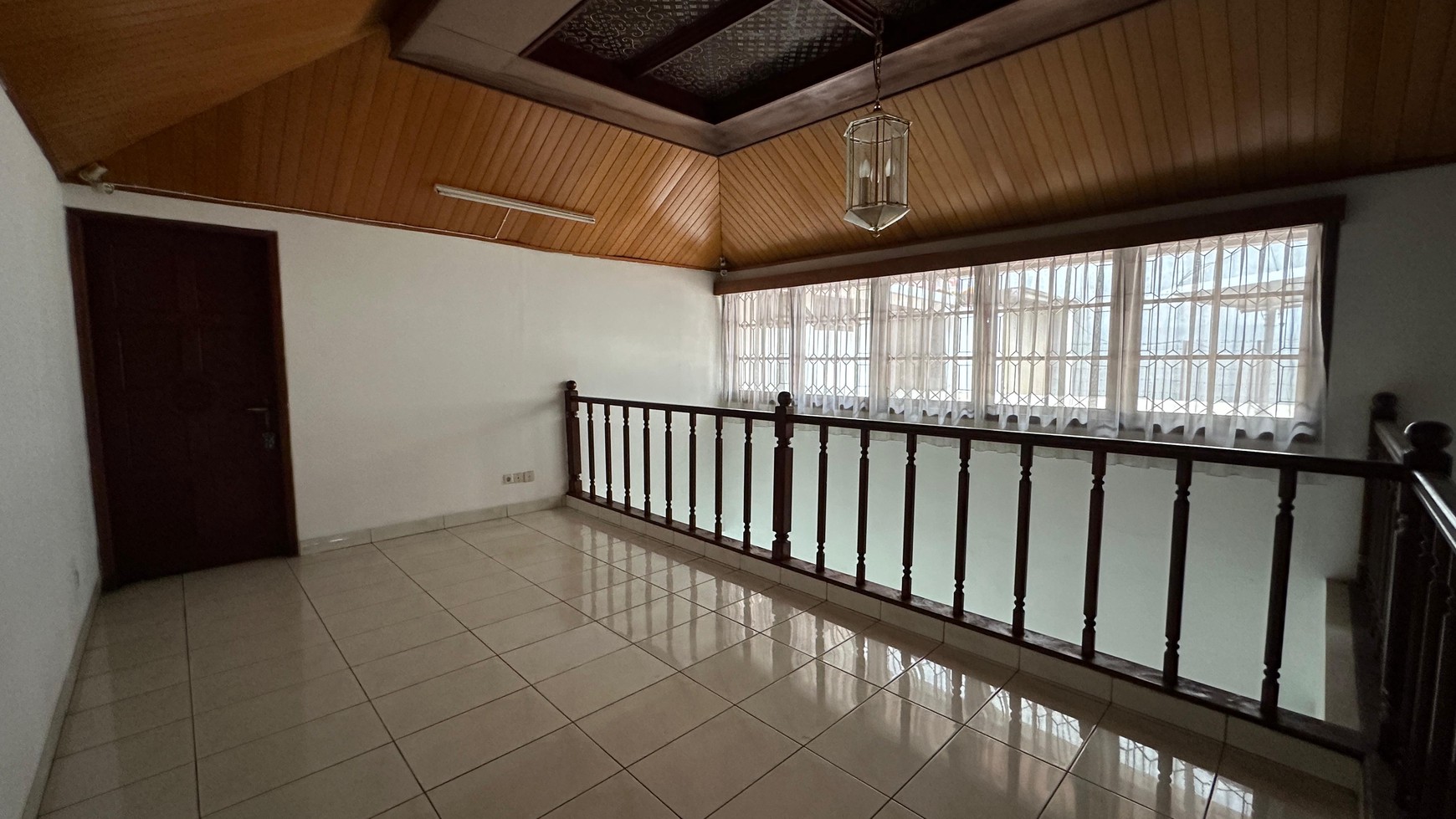 Dijual rumah lama di Jl Karang Asem - Kuningan- Jakarta Selatan