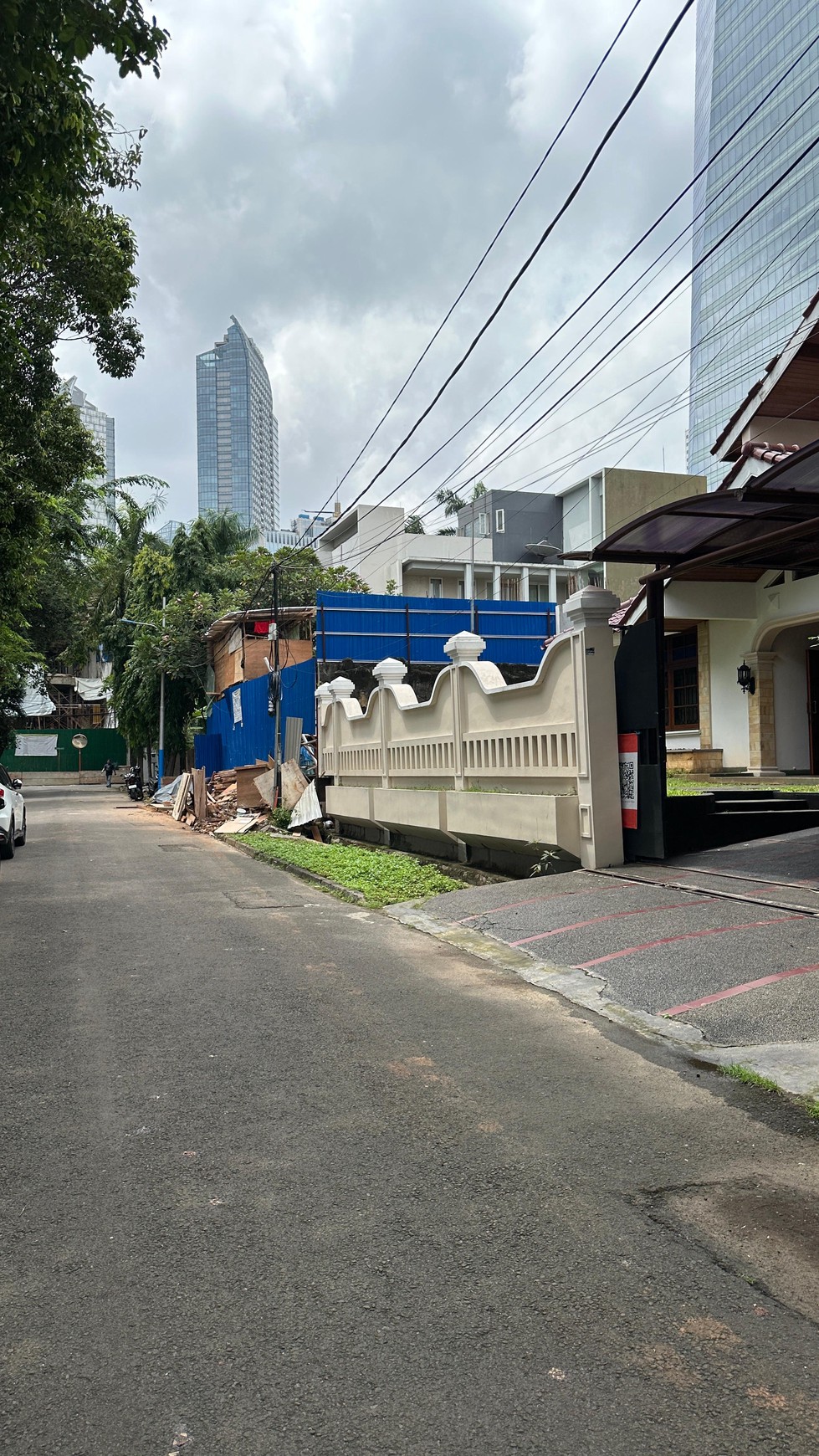Dijual rumah lama di Jl Karang Asem - Kuningan- Jakarta Selatan