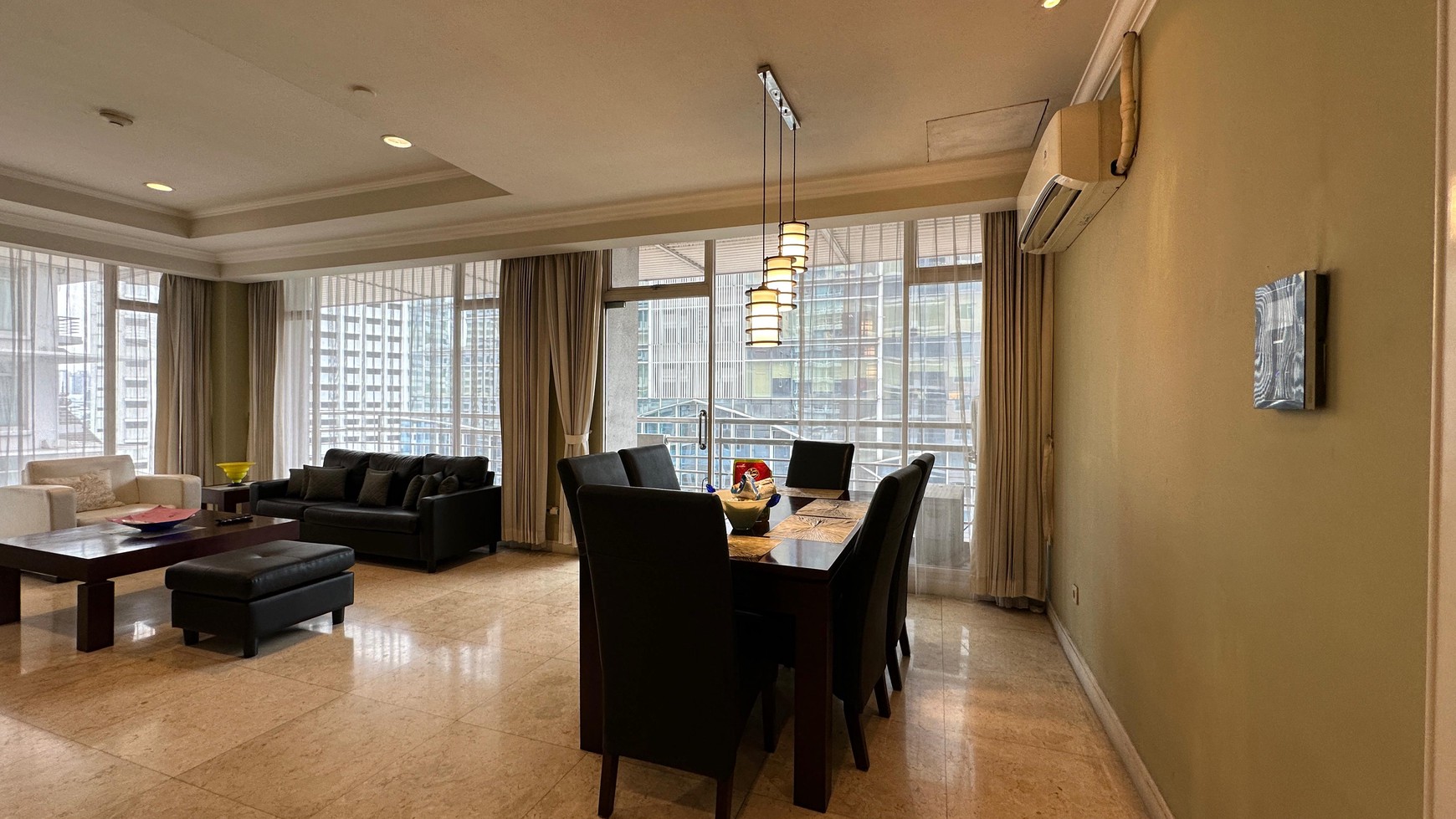 Apartemen Istana Sahid Sudirman lantai 8 