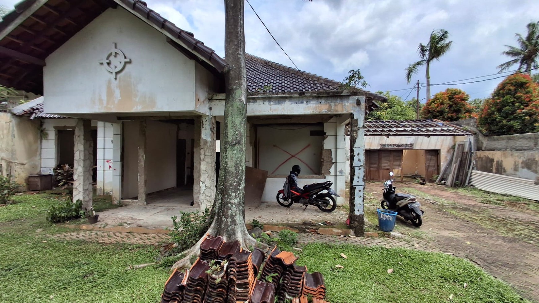 Rumah Hitung Tanah Area Cipete