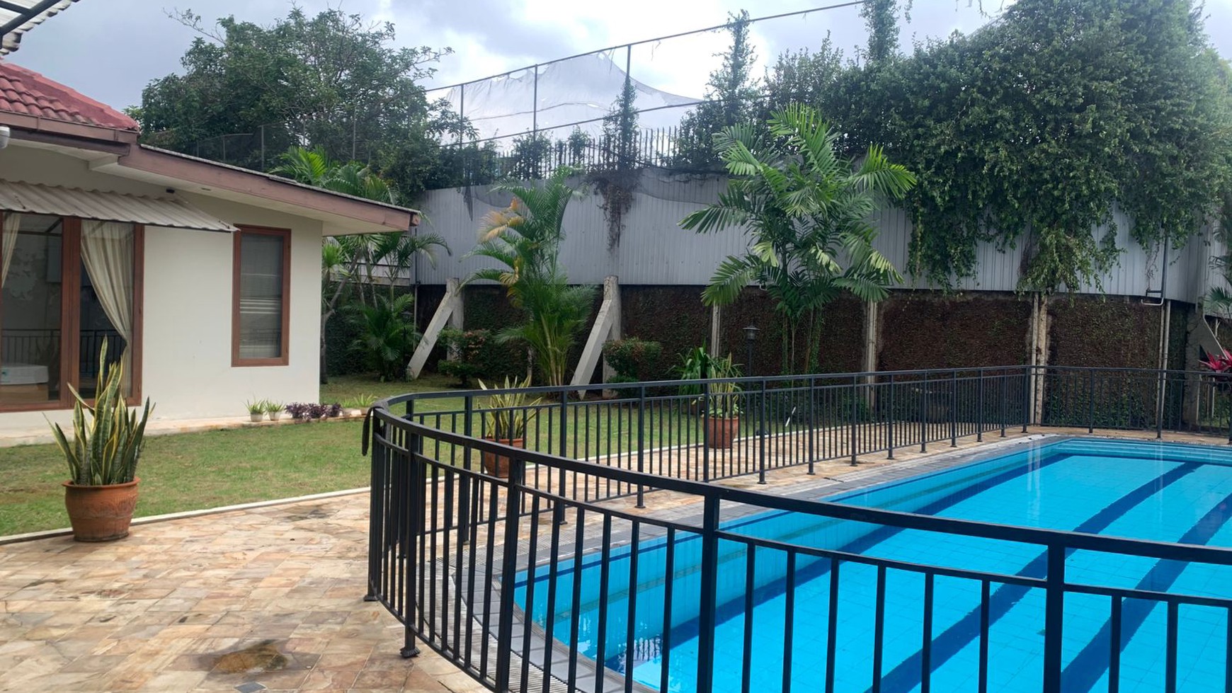 Rumah Hitung Tanah Area Cipete