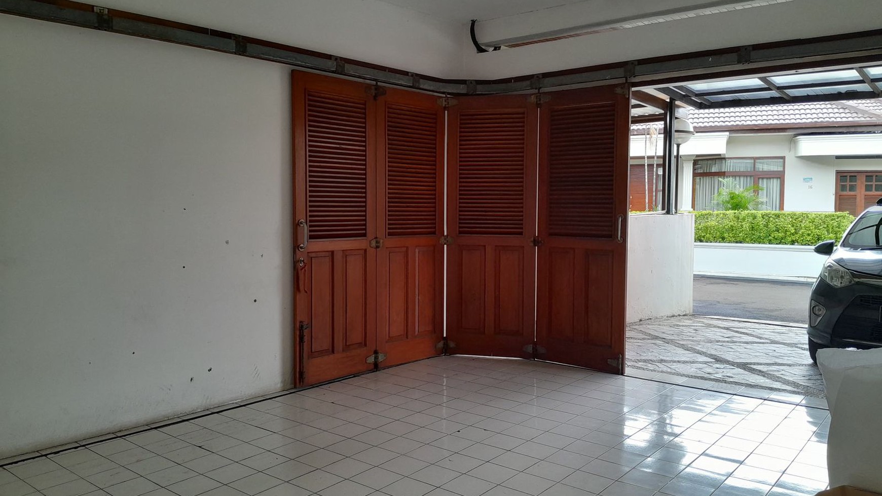 Rumah Hitung Tanah Area Cipete