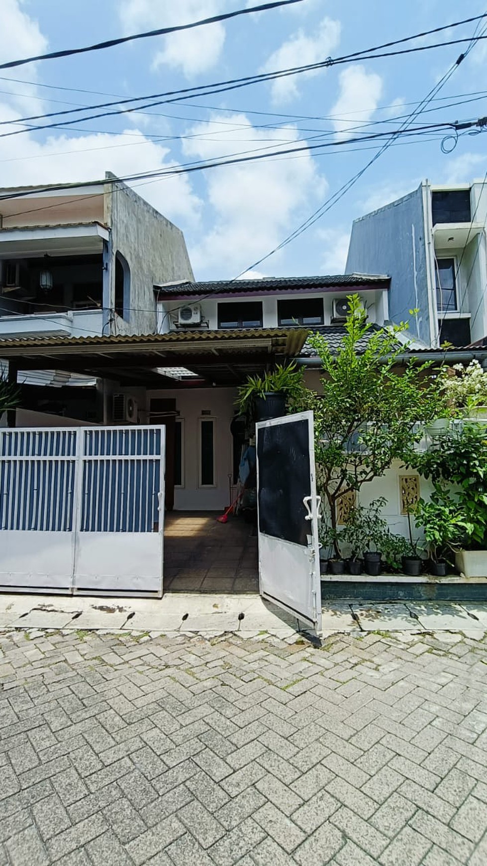 Rumah siap huni dalam perumahan di Bintaro Jaya