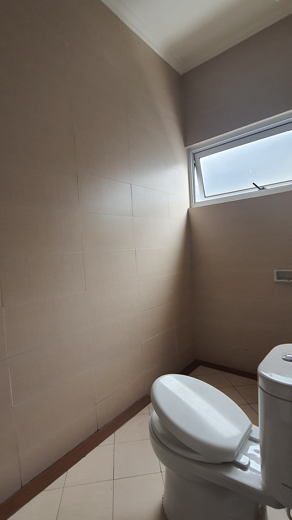 Rumah Minimalis Modern di Kota Wisata 