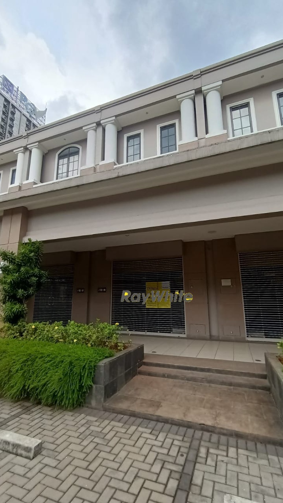 Turun Harga Nyungsep 2.3 M - Ruko Badan 3 Lantai di Podomoro Cimanggis Depok