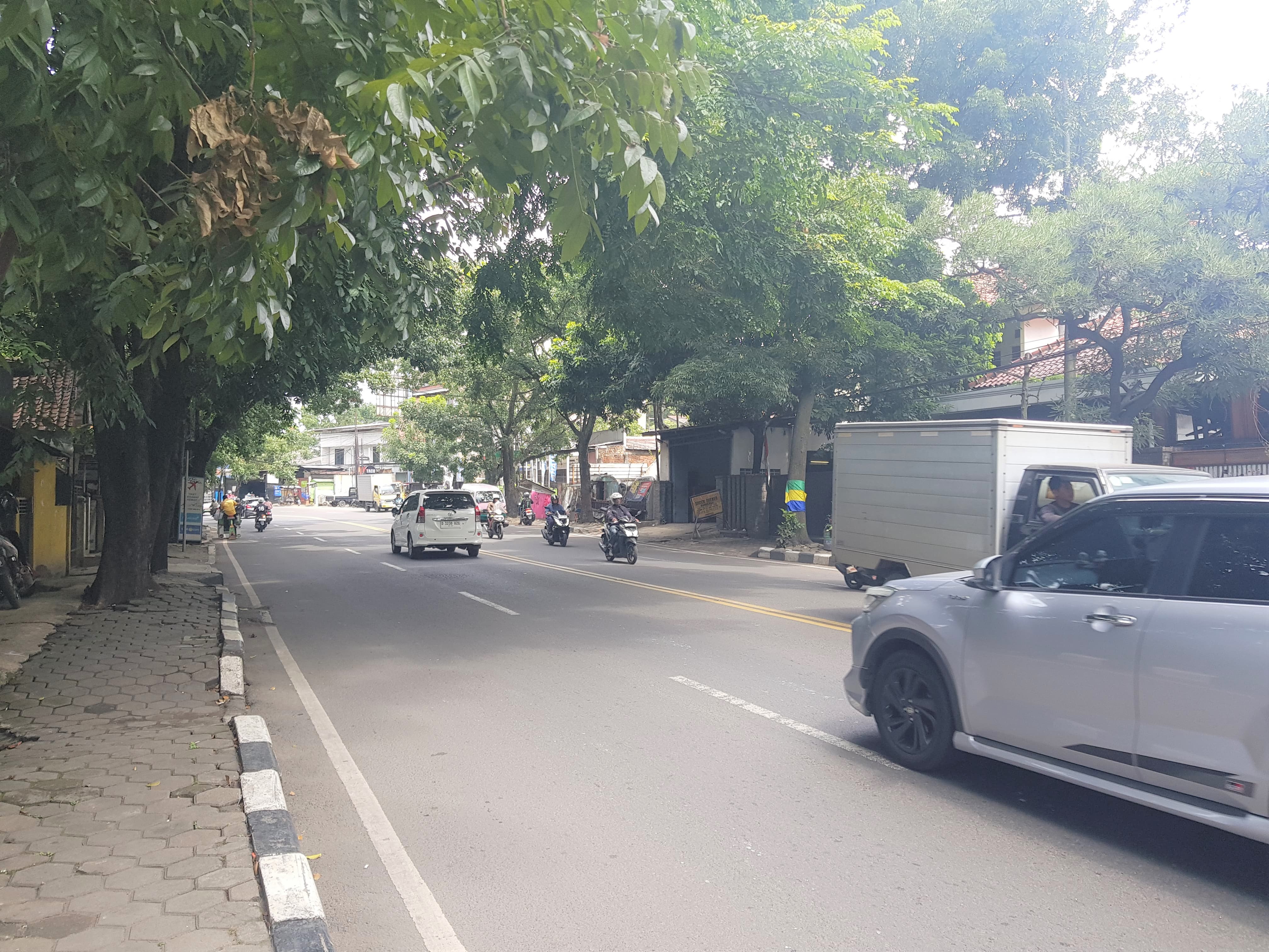 Pasti Strategis! Hitung Tanah! Properti Mainroad Jl AH Nasution Cocok untuk Komersial