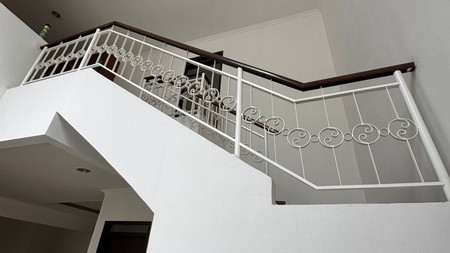 Rumah Kokoh 2 Lantai, Rapi Siap Huni Full Renovasi di Kota Wisata Cibubur 