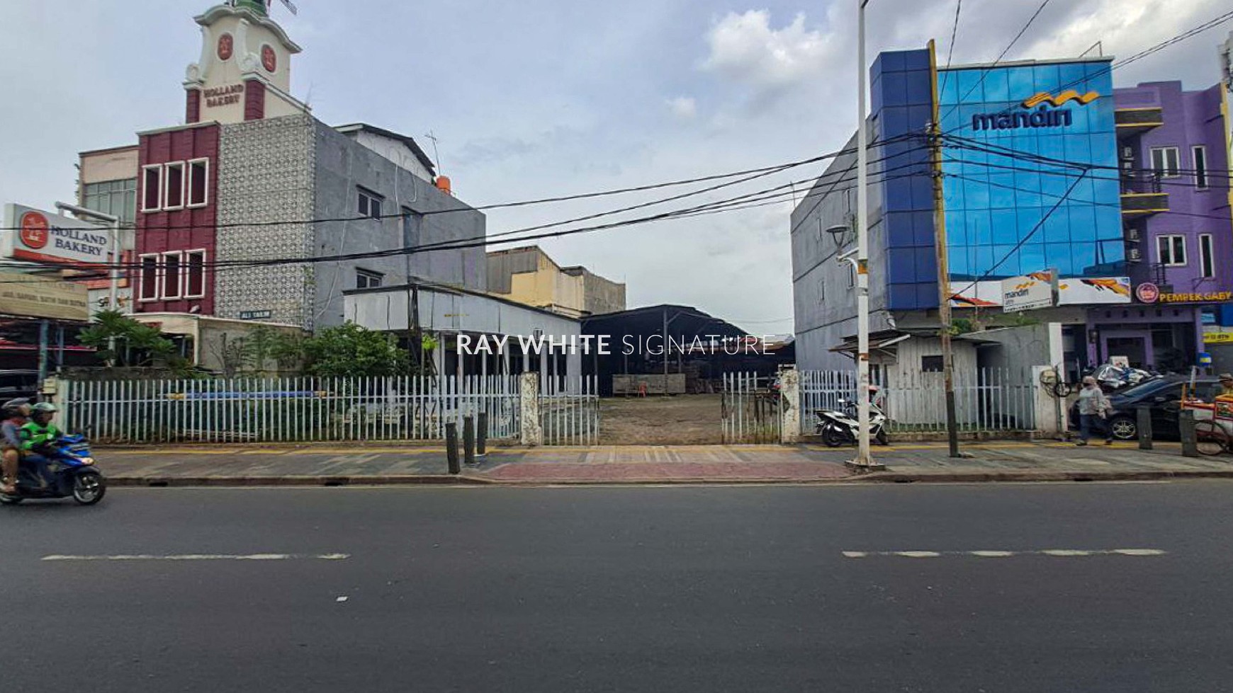 Tanah Zona Komersil Area Prime di Jl. Pahlawan Revolusi, Pondok Bambu