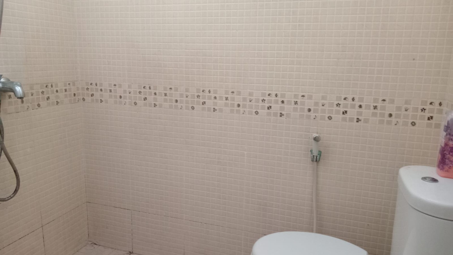 Rumah kencana loka BSD dekat dengan stasiun rawa buntu