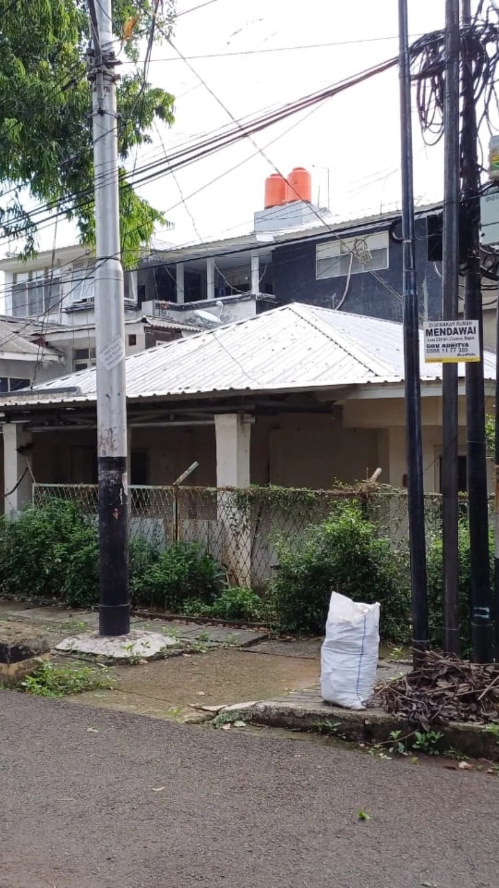 Rumah Hitung Tanah Area Cipete