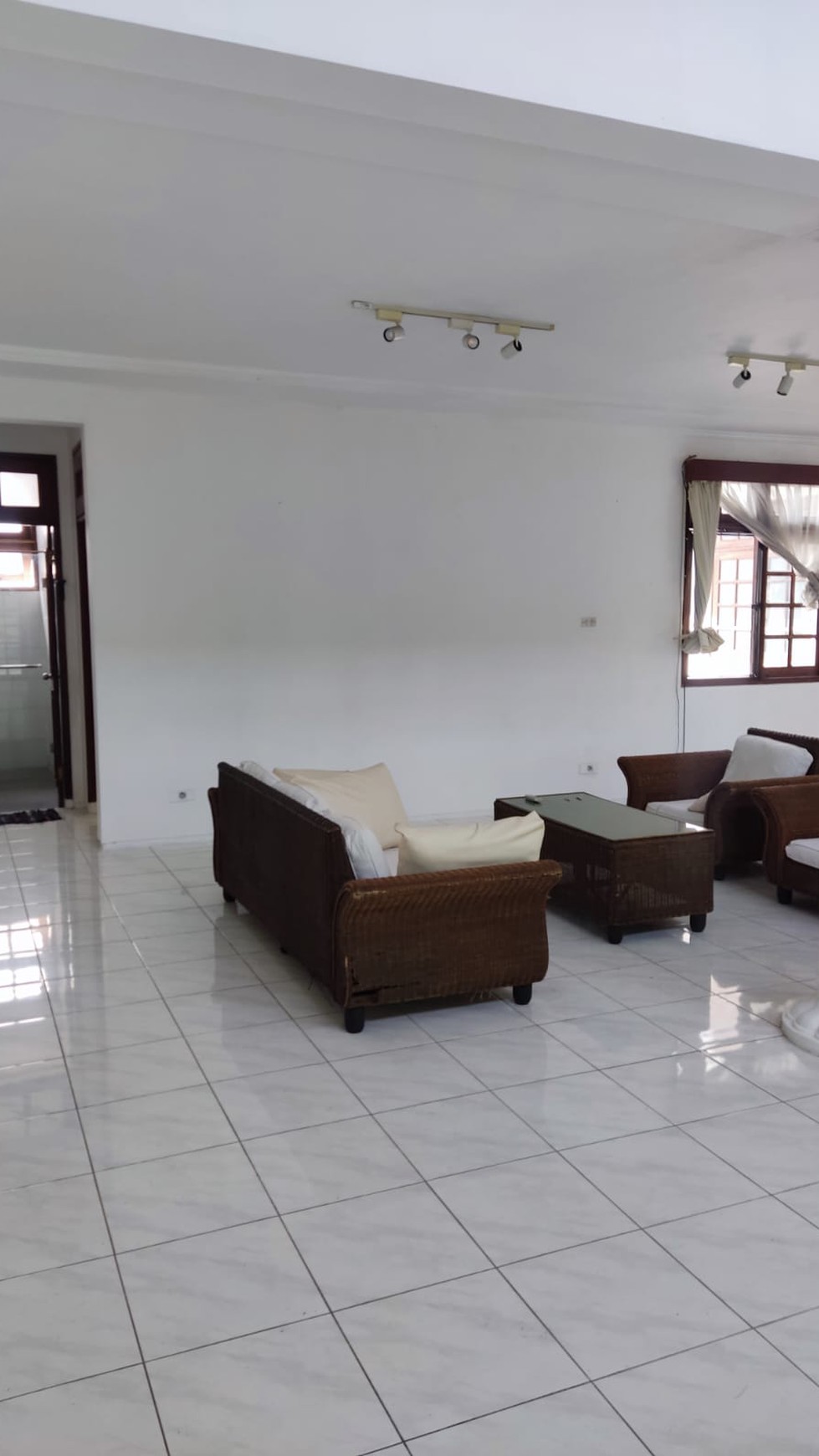 Rumah Hitung Tanah Area Cipete