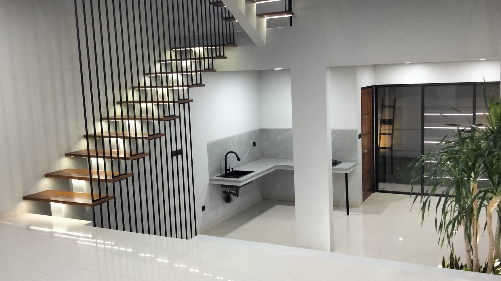 Rumah Hitung Tanah Area Cipete