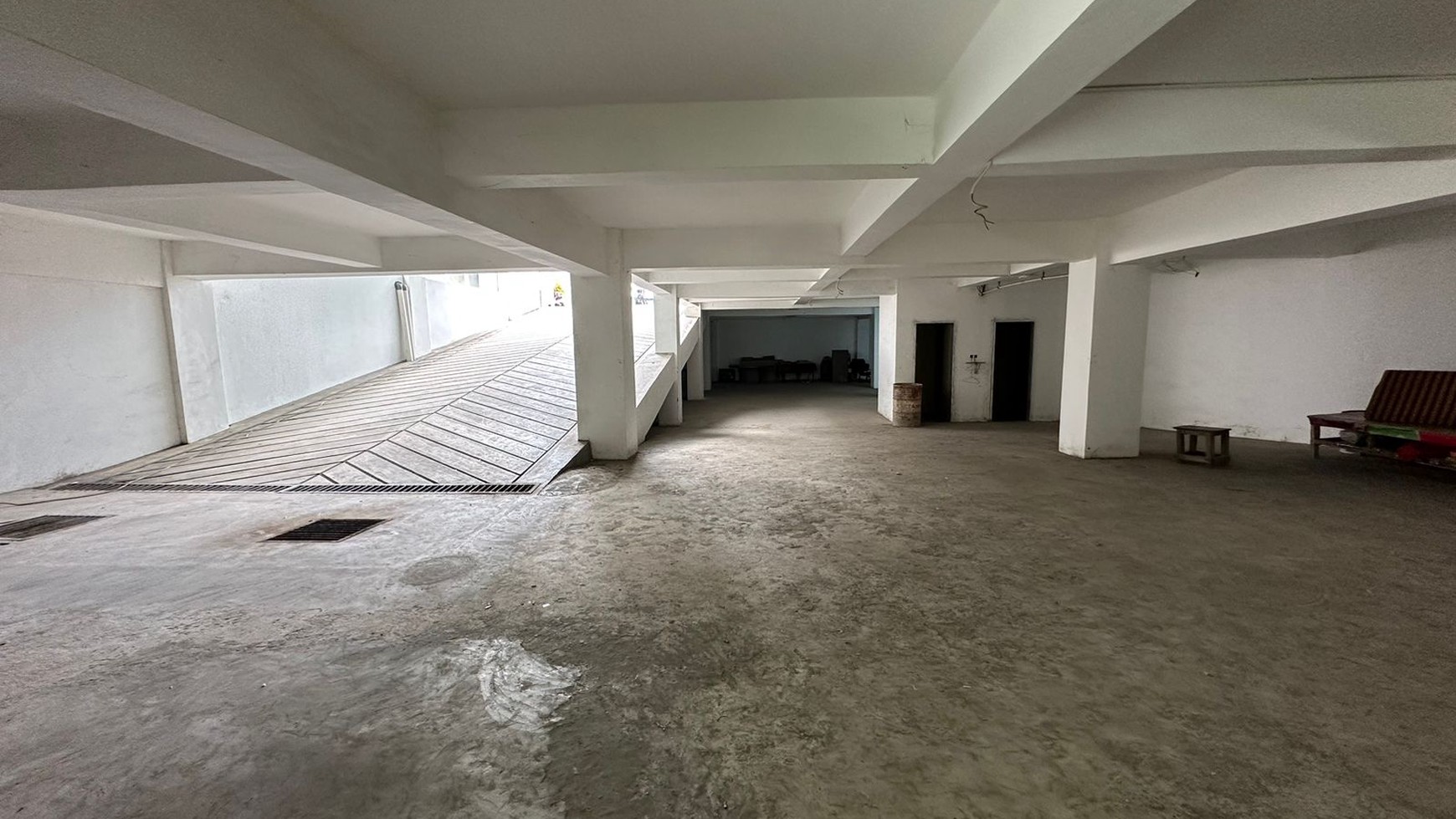 DIJUAL GEDUNG 4 LANTAI PREMIUM - WAHID HASYIM, MENTENG, JAKARTA PUSAT