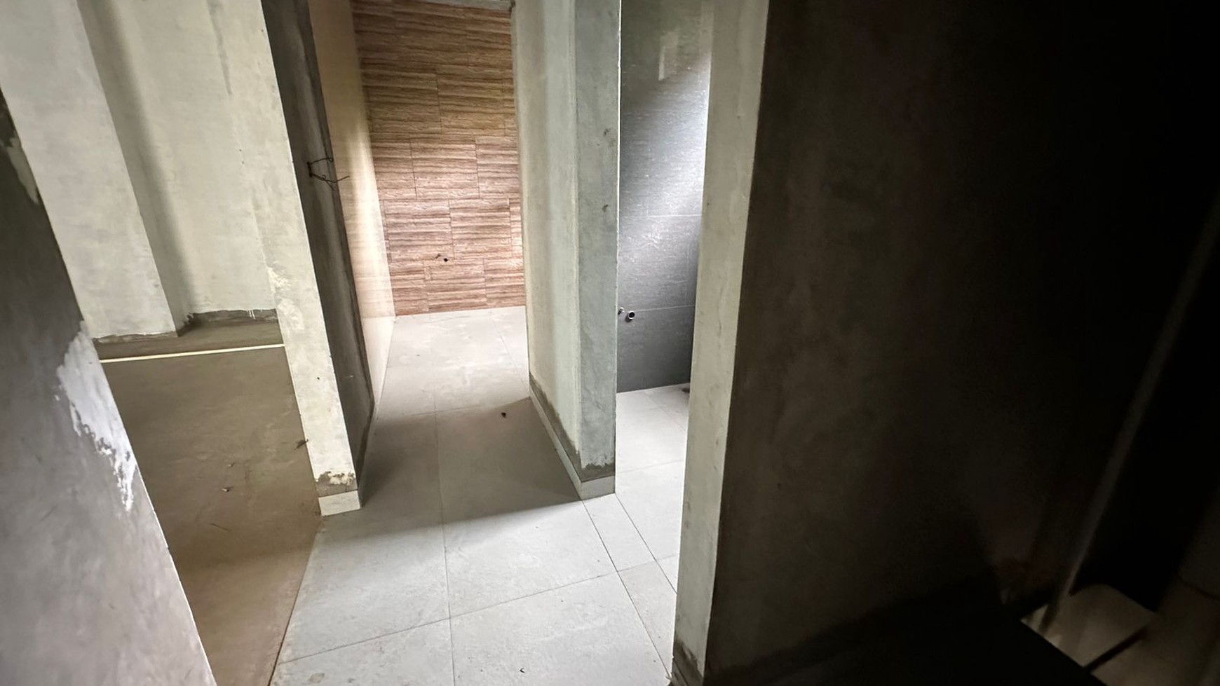 DIJUAL GEDUNG 4 LANTAI PREMIUM - WAHID HASYIM, MENTENG, JAKARTA PUSAT