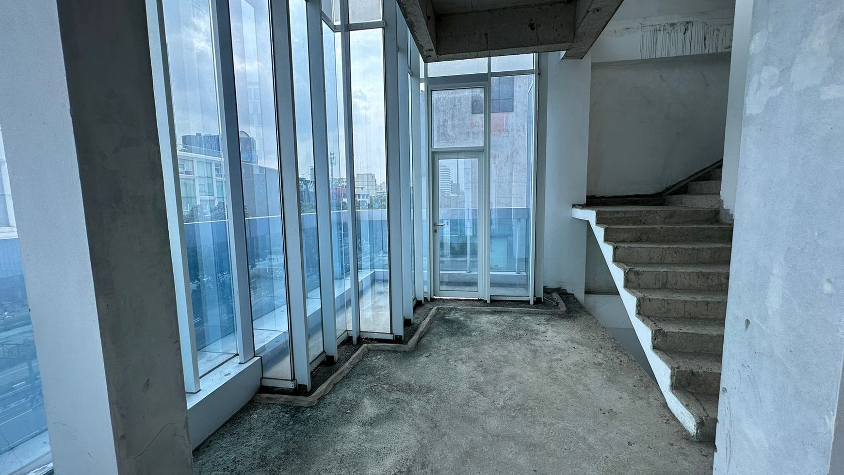 DIJUAL GEDUNG 4 LANTAI PREMIUM - WAHID HASYIM, MENTENG, JAKARTA PUSAT
