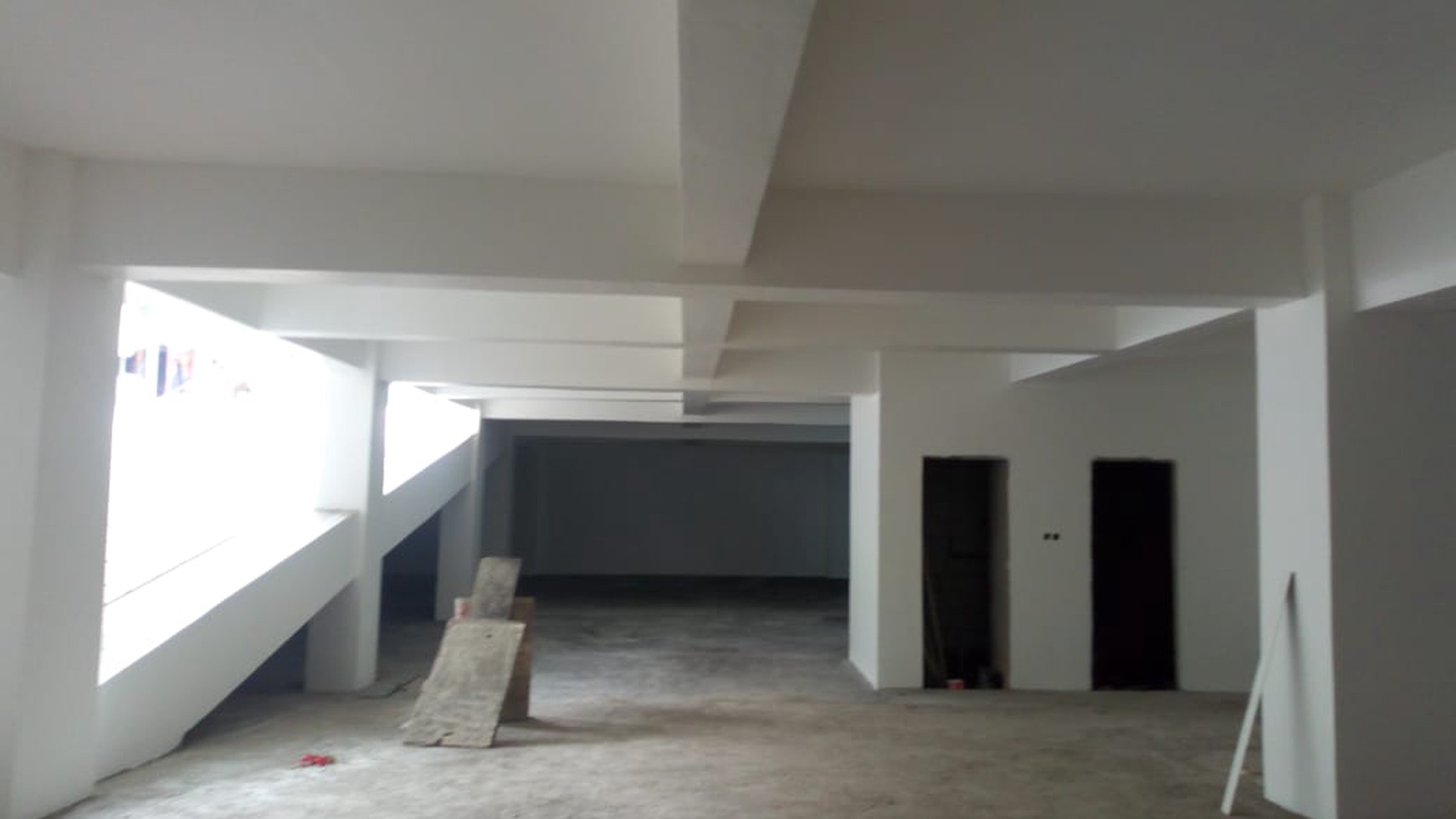 DIJUAL GEDUNG 4 LANTAI PREMIUM - WAHID HASYIM, MENTENG, JAKARTA PUSAT