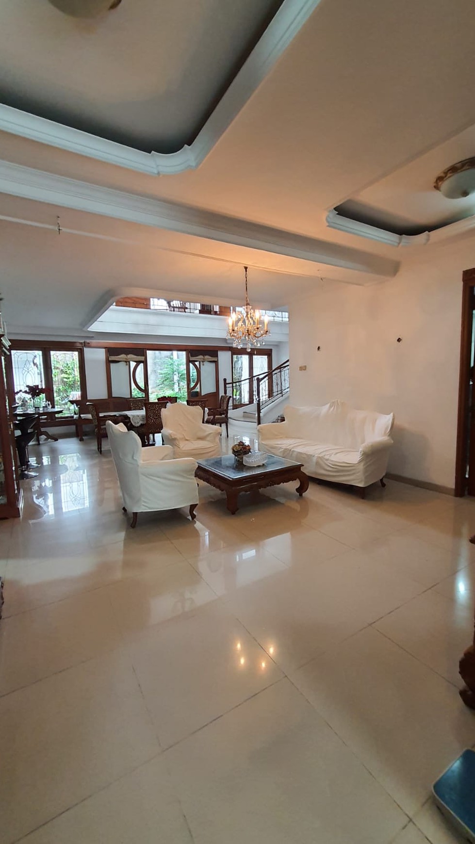 Rumah 2 lantai, bagus siap huni di Bintaro