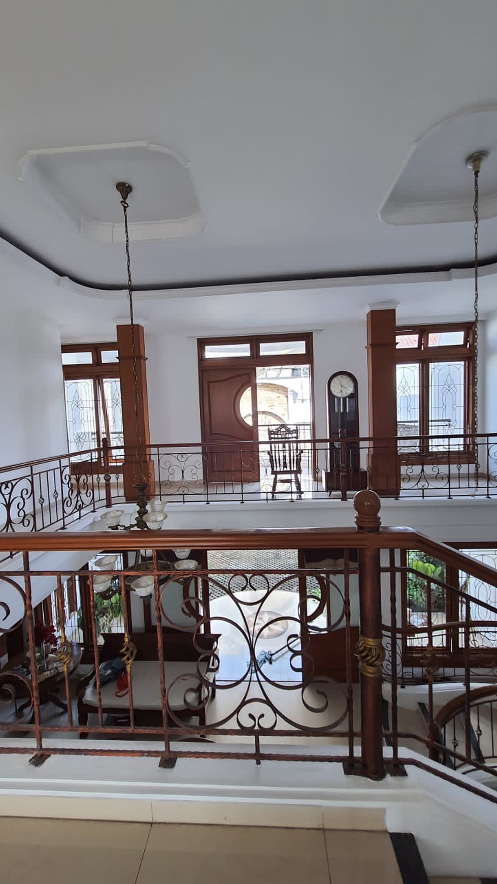 Rumah 2 lantai, bagus siap huni di Bintaro