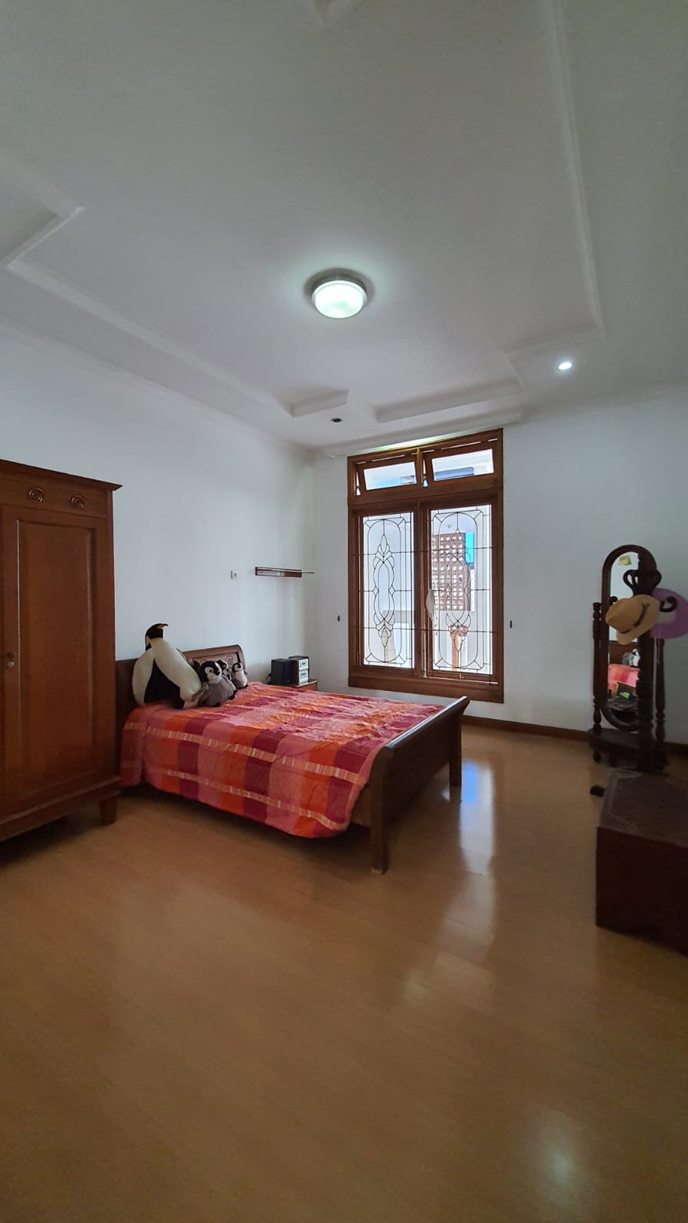 Rumah 2 lantai, bagus siap huni di Bintaro