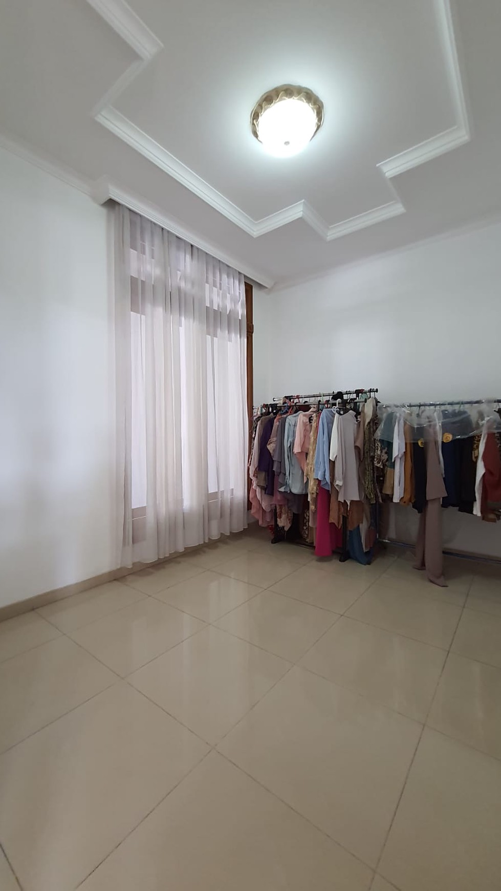 Rumah 2 lantai, bagus siap huni di Bintaro