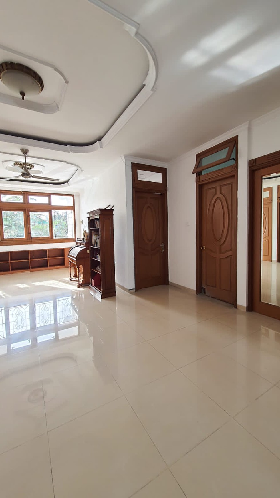 Rumah 2 lantai, bagus siap huni di Bintaro