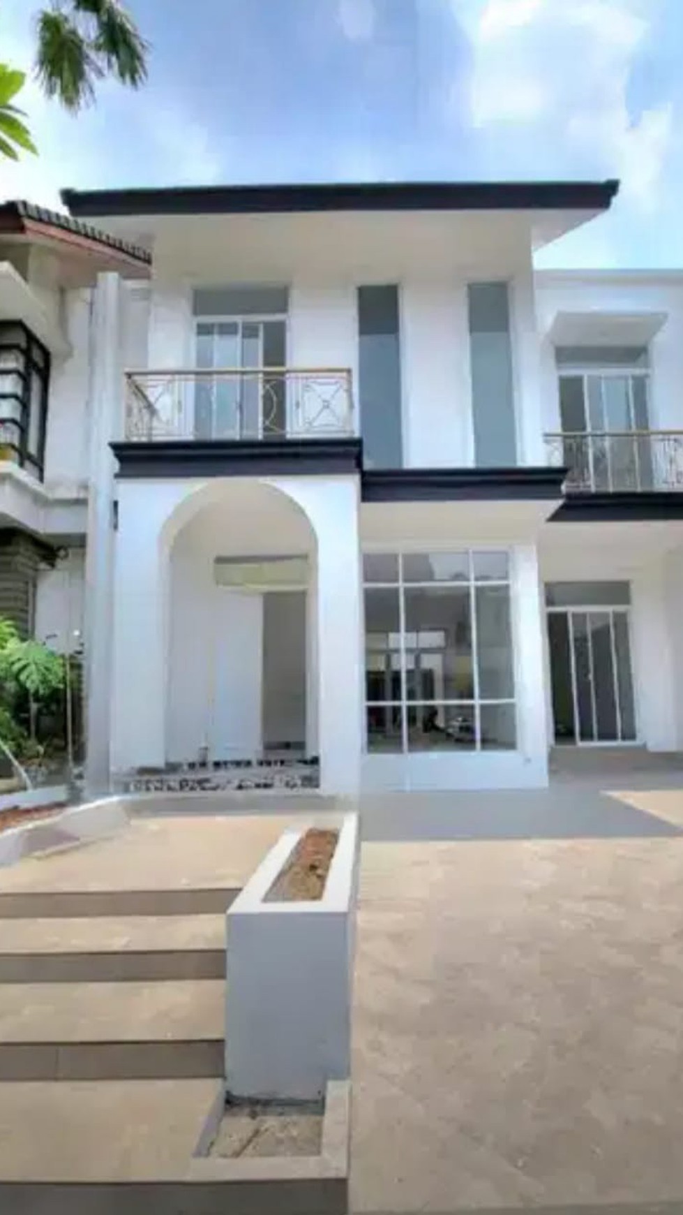 Rumah baru mewah Clasic Modern di Emerald Bintaro Jaya sektor 9.