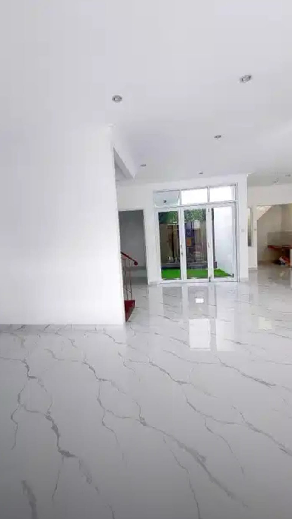 Rumah baru mewah Clasic Modern di Emerald Bintaro Jaya sektor 9.