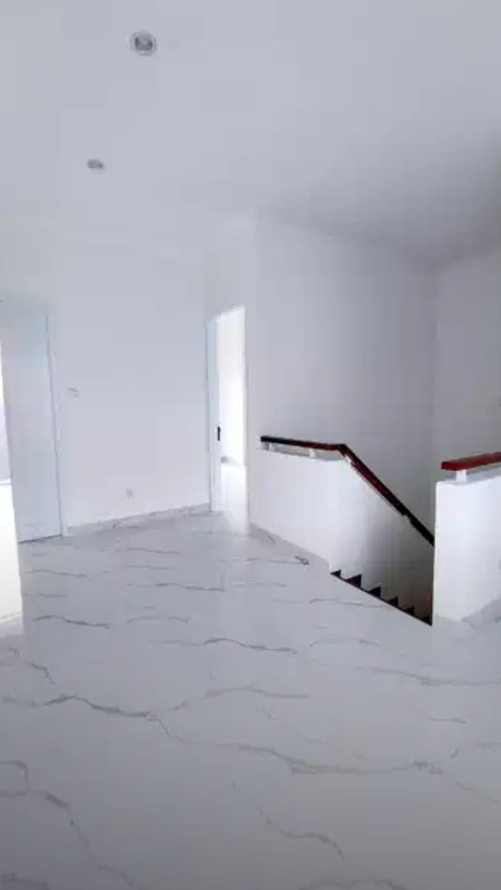 Rumah baru mewah Clasic Modern di Emerald Bintaro Jaya sektor 9.