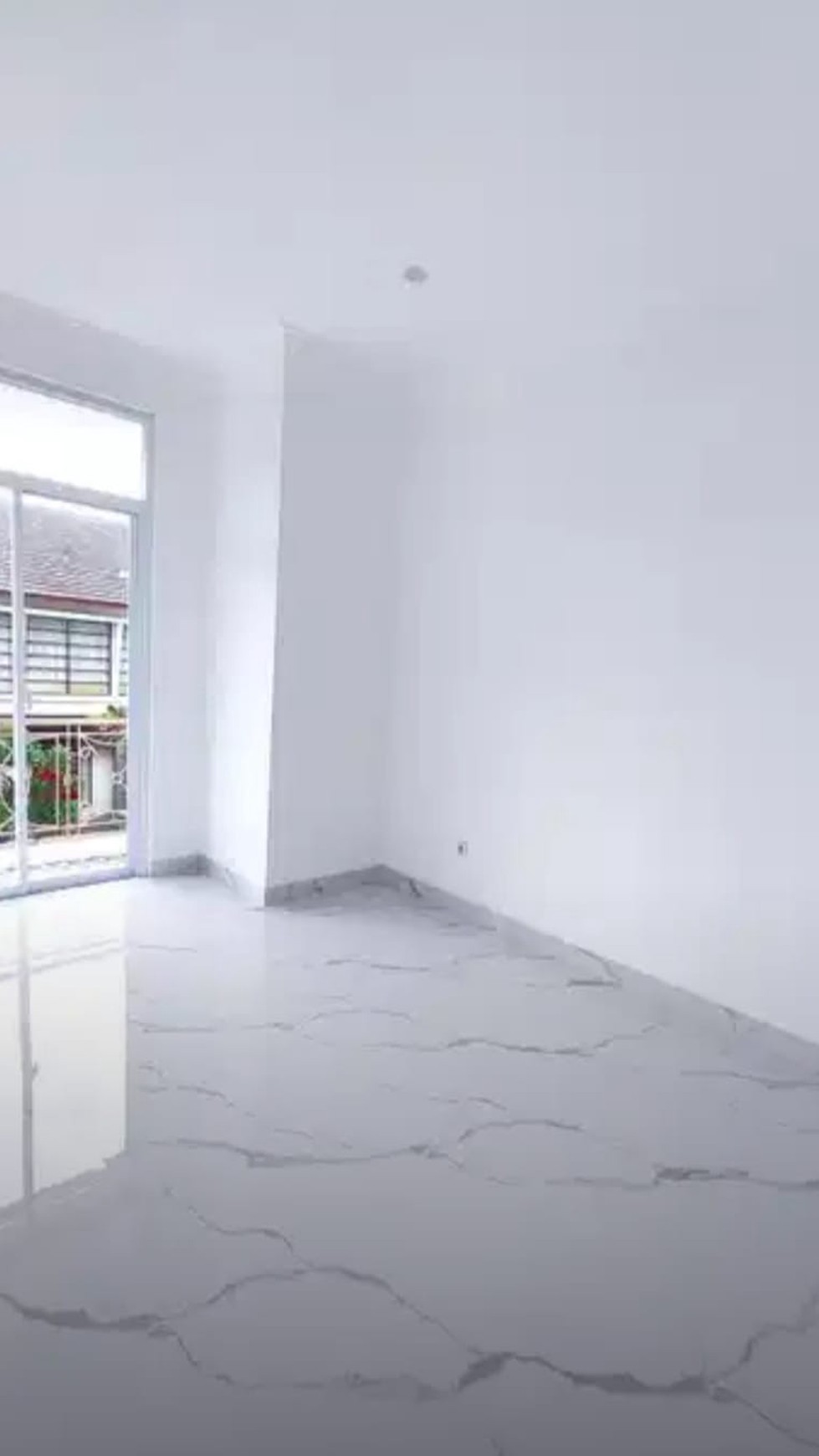Rumah baru mewah Clasic Modern di Emerald Bintaro Jaya sektor 9.