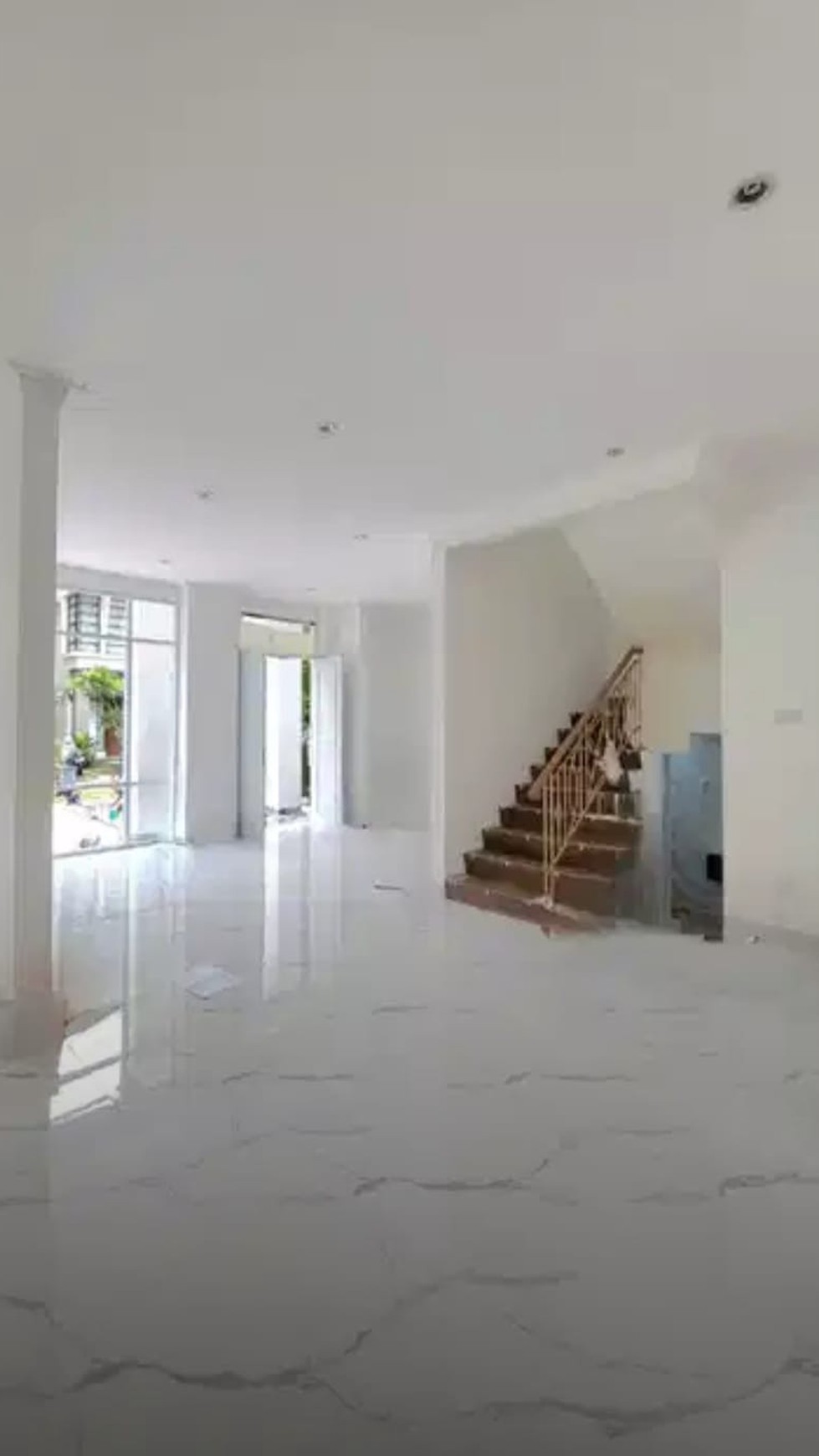 Rumah baru mewah Clasic Modern di Emerald Bintaro Jaya sektor 9.